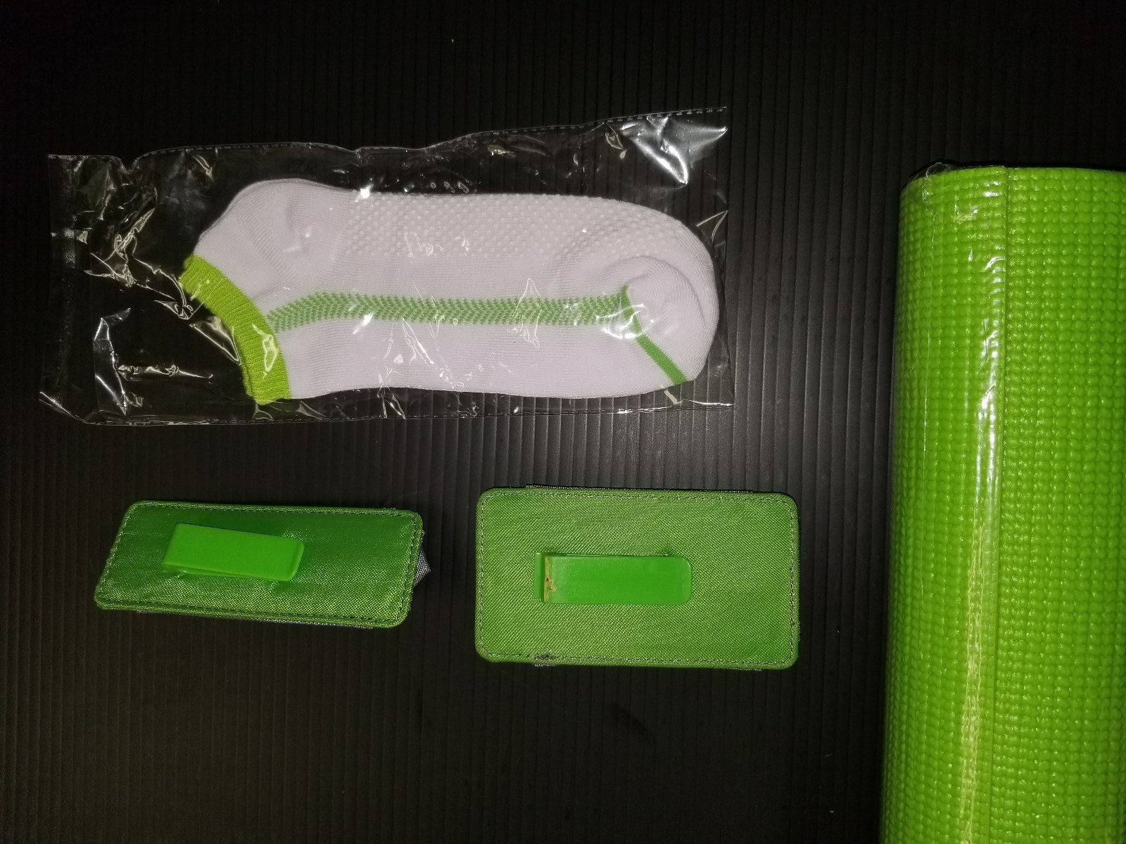WII FITNESS BUNDLE: INCLUDES: SOCKS -LIME YOGA MAT - HOLSTERS -(BLOWOUT SALE)