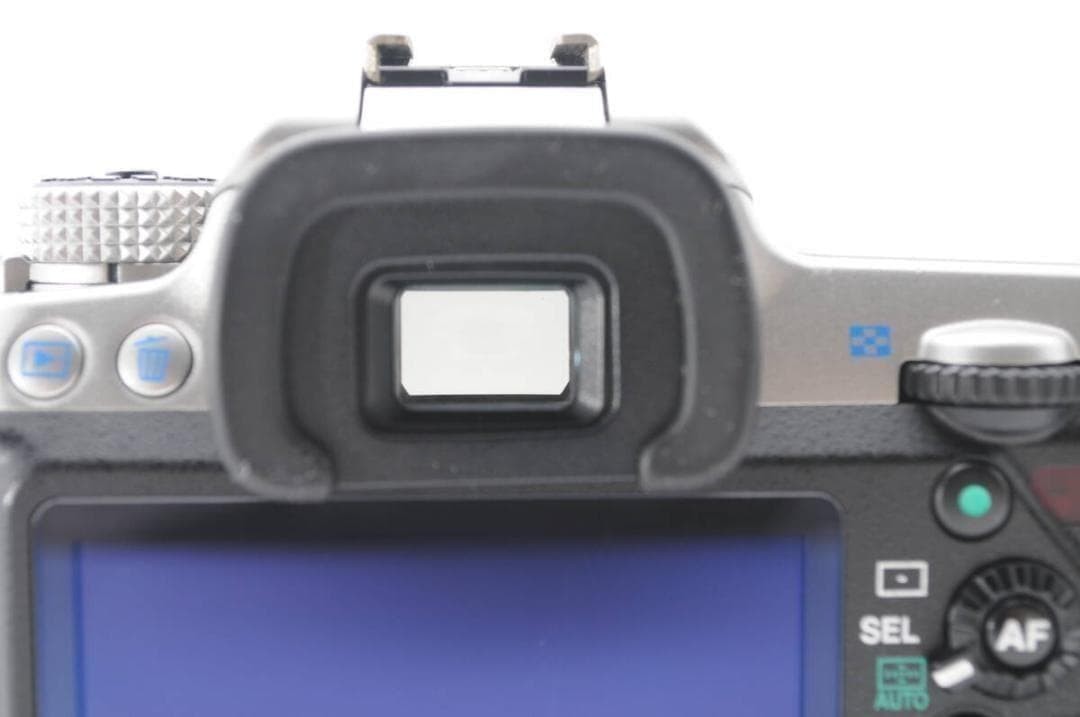 Shutter Count: 7239 Pcs PENTAX K-5 Premium Silver Edition
