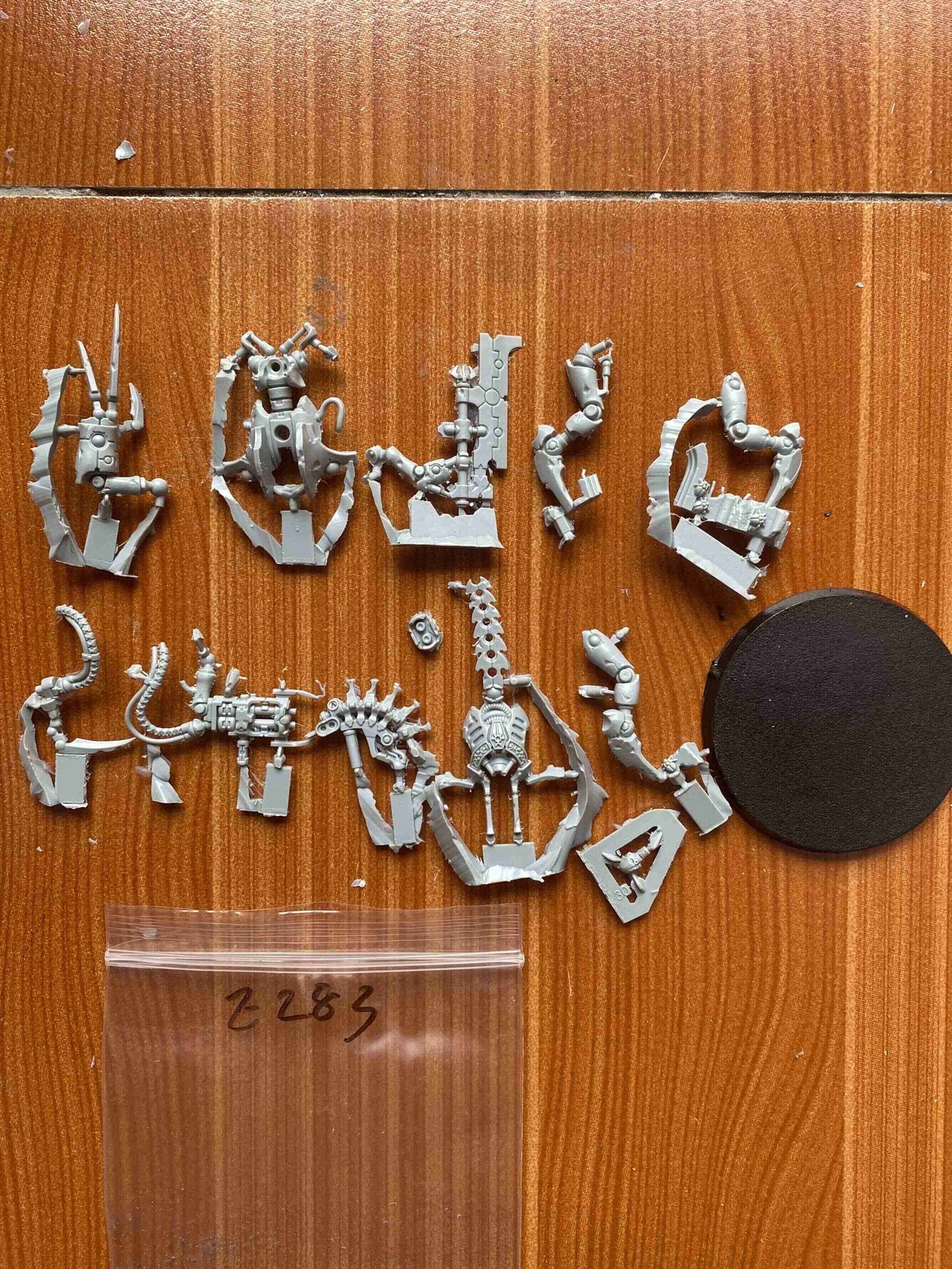 Uncolored model NECRON SKORPEKH LORD WOW