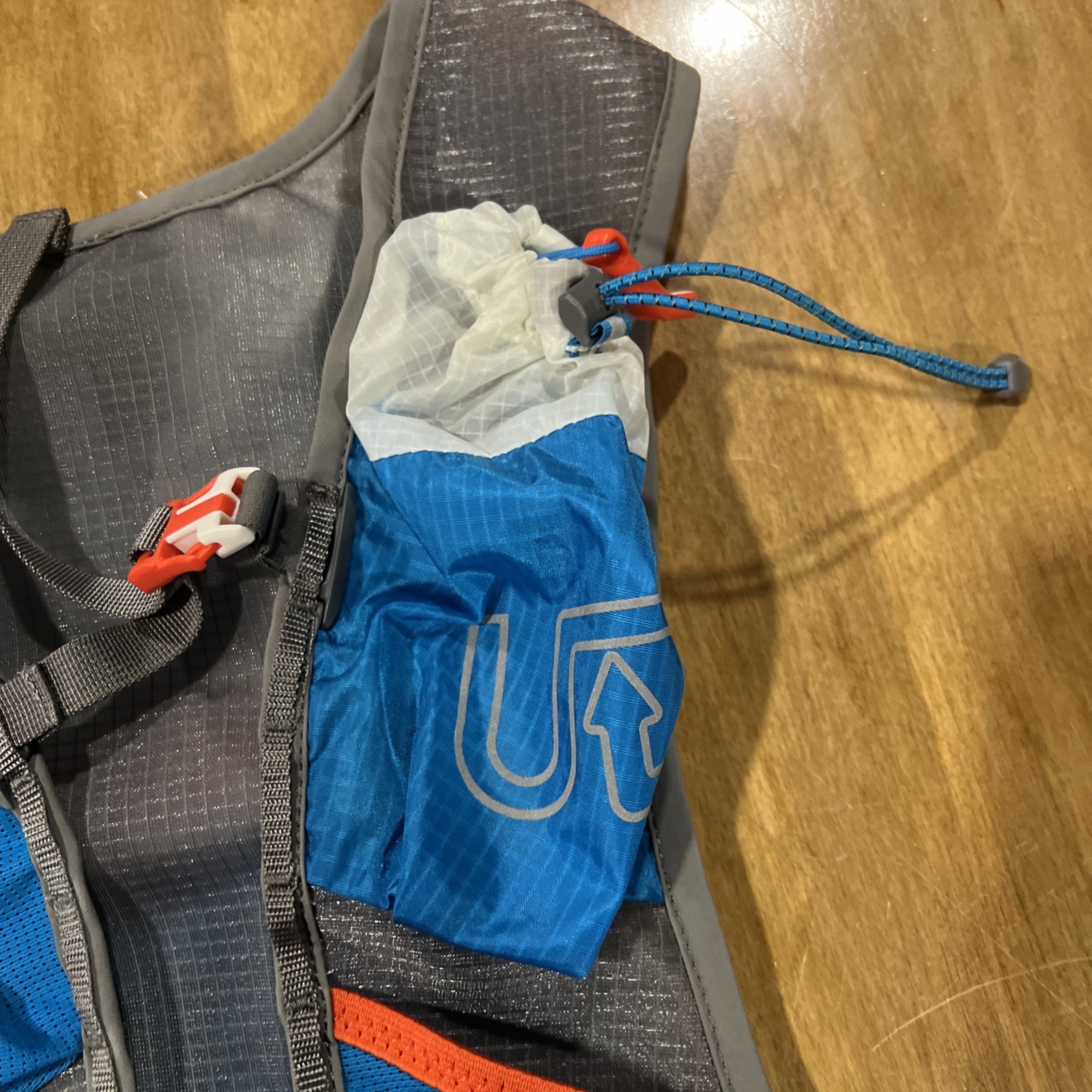 Ultimate Direction Hydration Vest Small Medium, Blue