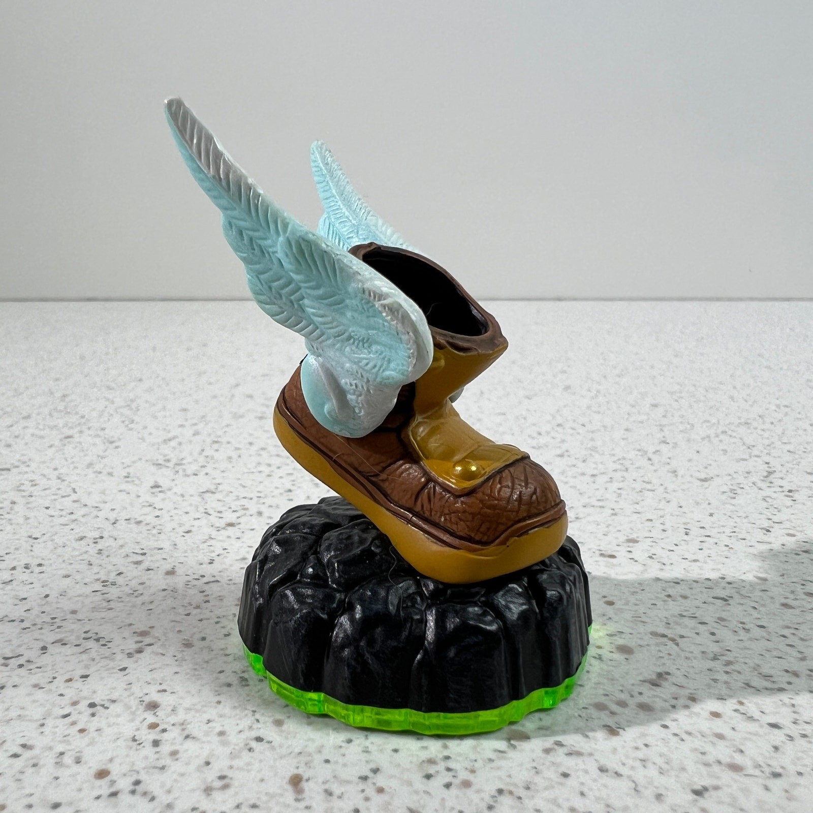 2011 Activision Skylanders Spyro's Adventure Magic Item Winged Boot Green Base