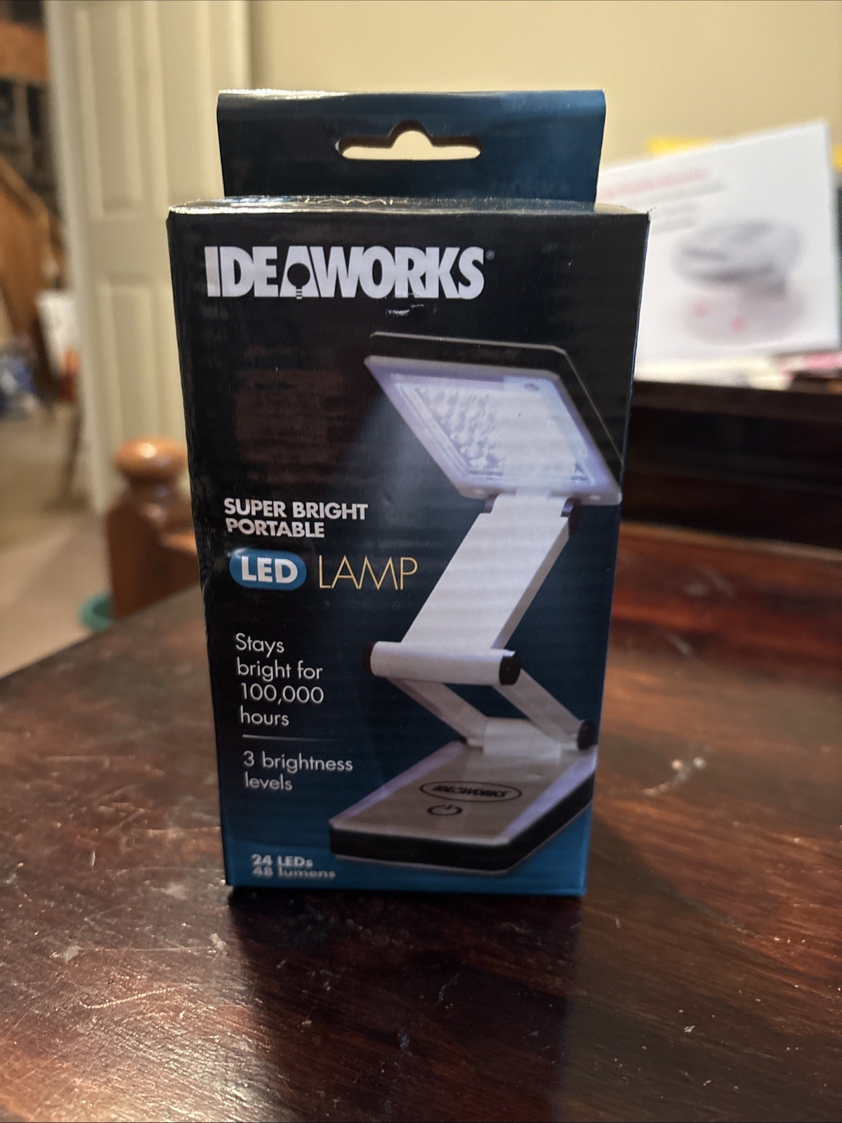 IDEAWORKS Super Bright Portable LED ADJUSTABLE Lamp Battery or USB Powered NEW