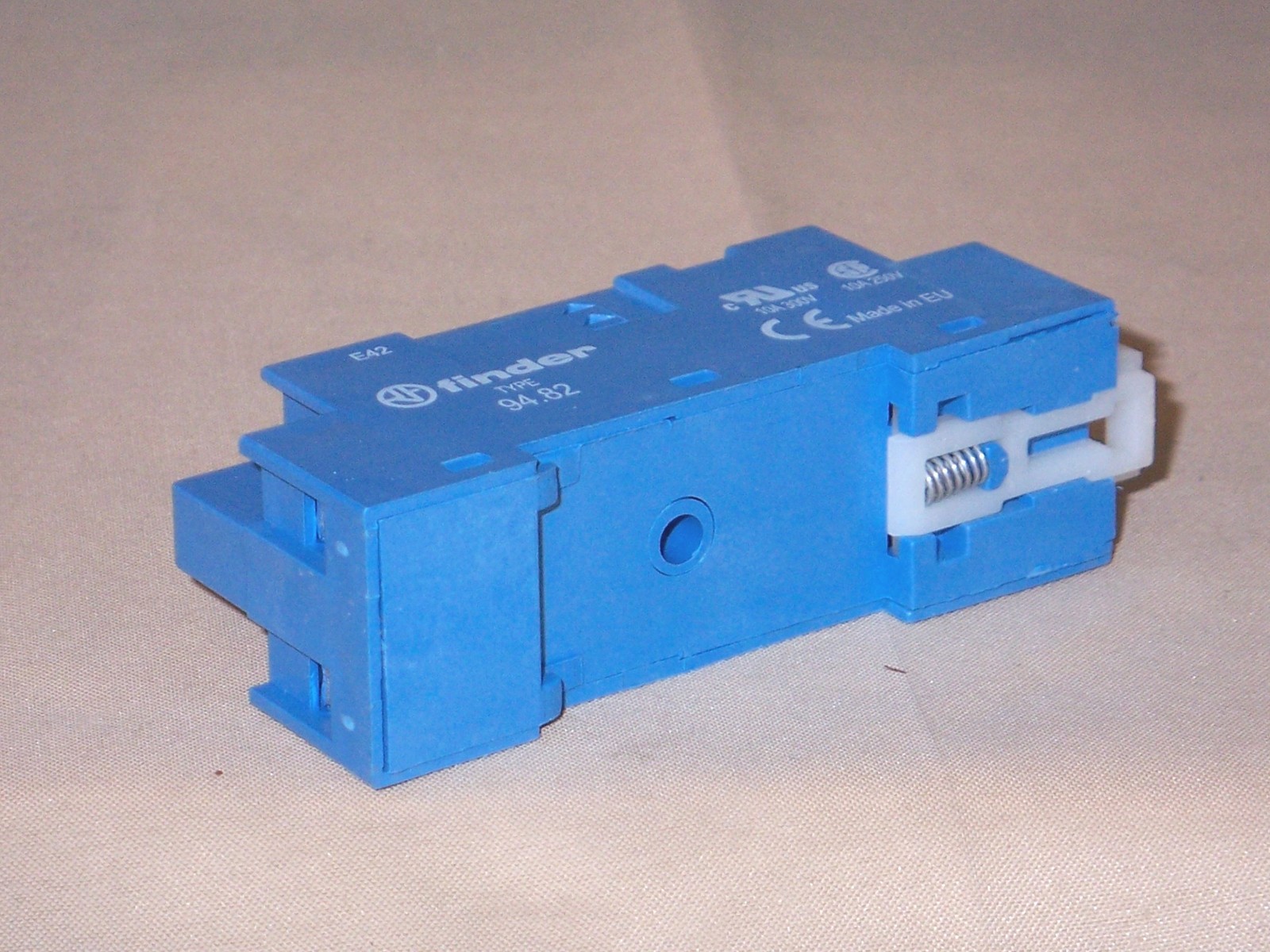 Finder Relay 94.82 socket (NIB)