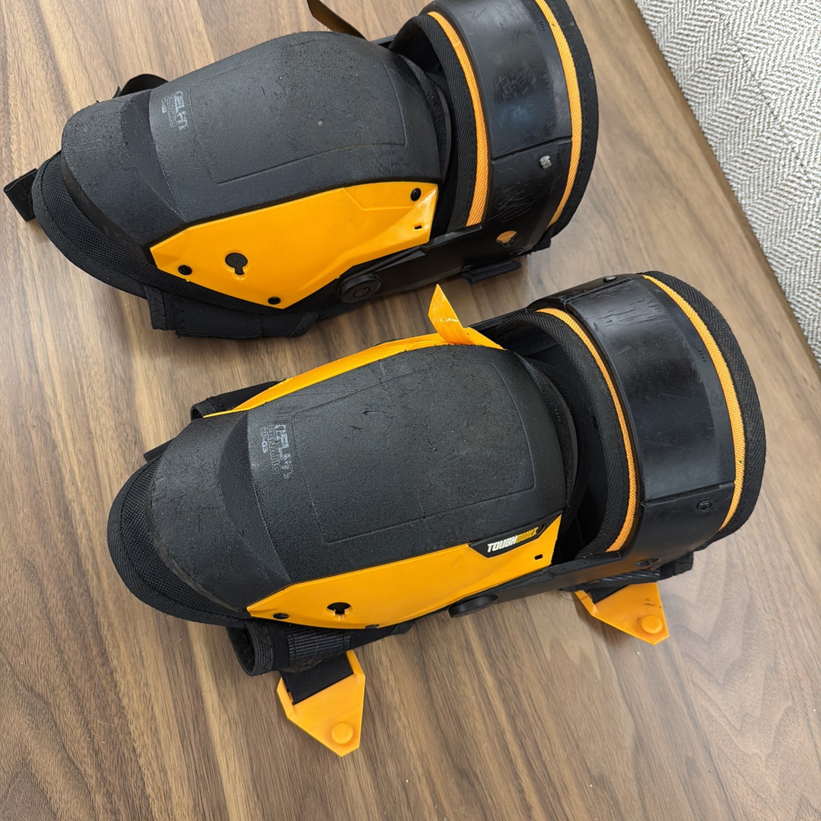 Toughbuilt TB-KP-G3 Gelfit™ Fanatic - Thigh Support Stabilization Knee Pads USED