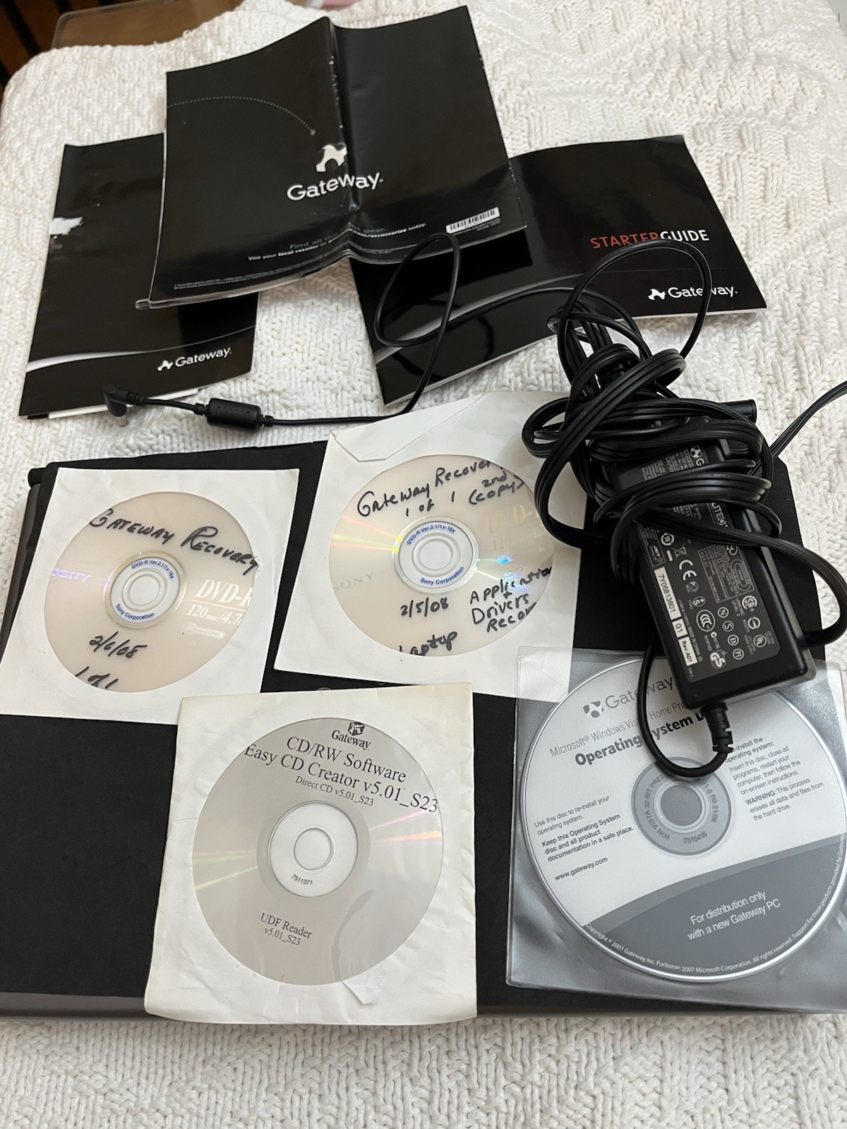 Gateway Laptop Vista Booklets, Original Operating Disc , Cord, Charger