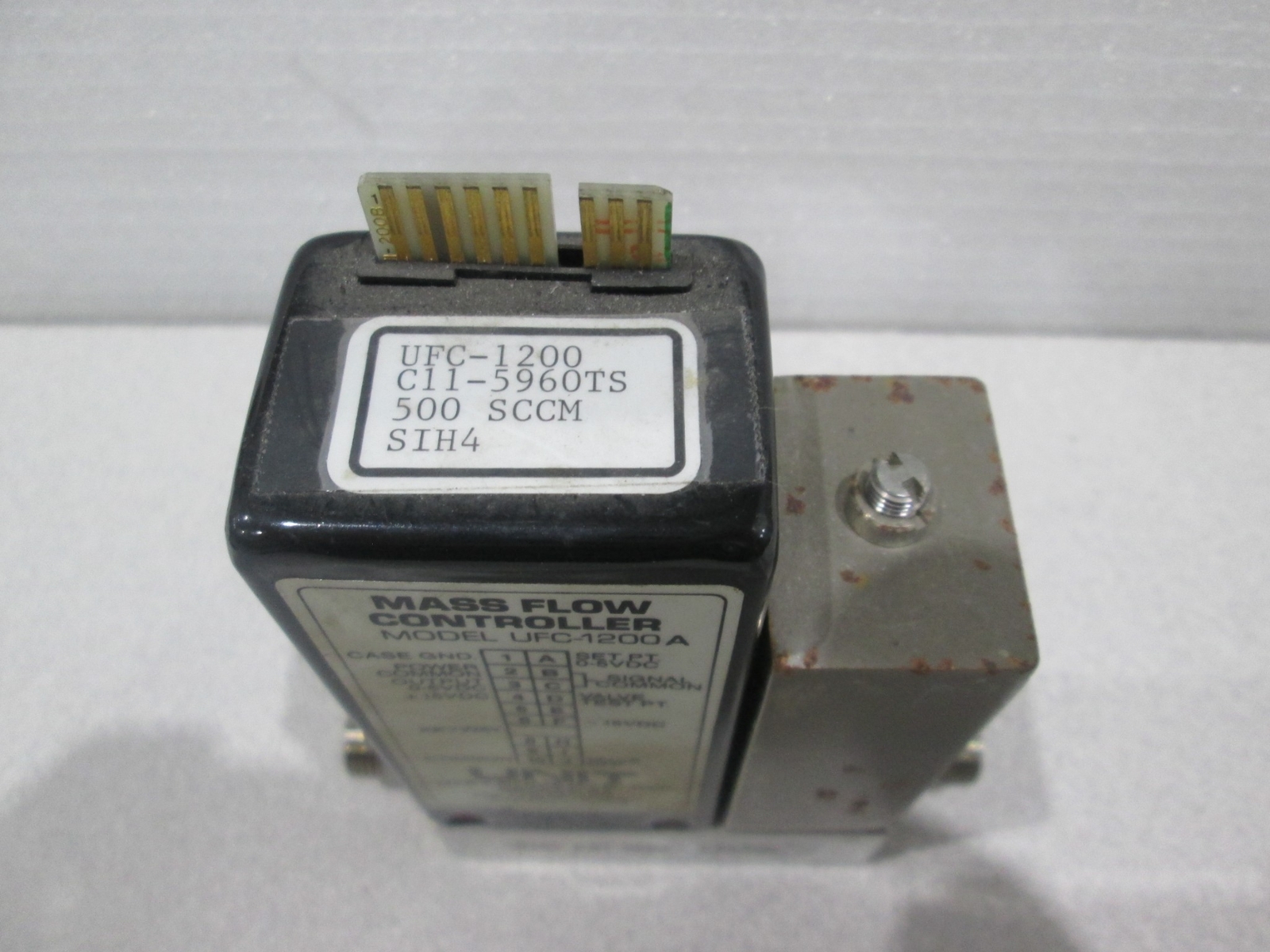 Unit UFC-1200 Mass Flow Controller, Gas SIH4, 500 SCCM