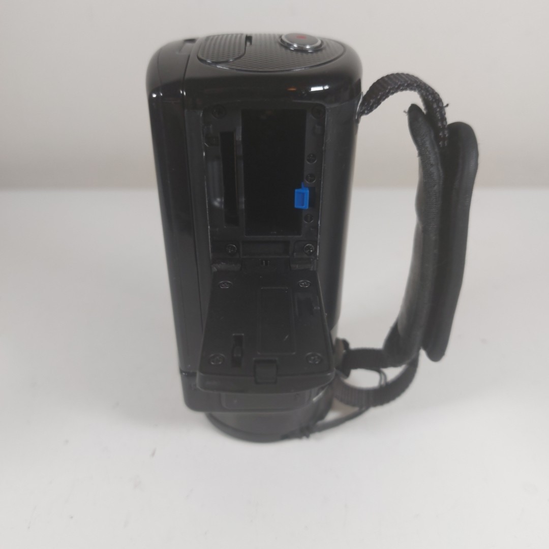 Hitachi Full HD Digital Video Camcorder DZHV593E Untested Bare Unit