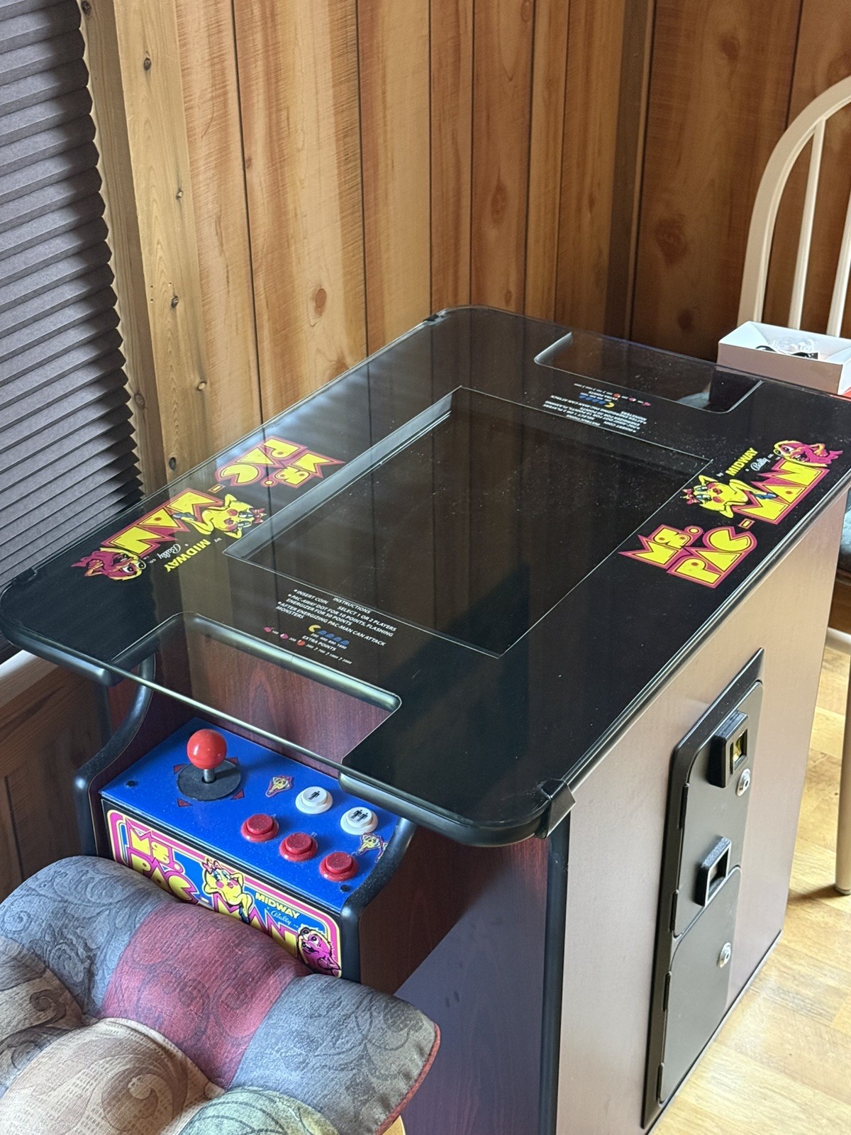 MS PAC-MAN ARCADE MACHINE COCKTAIL TABLE