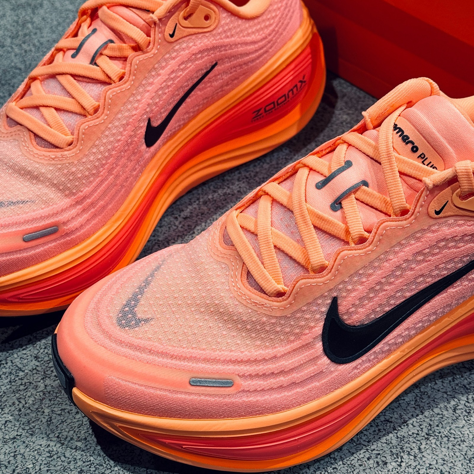 Nike Vomero Plus Orange HV8150-801 US size7-12