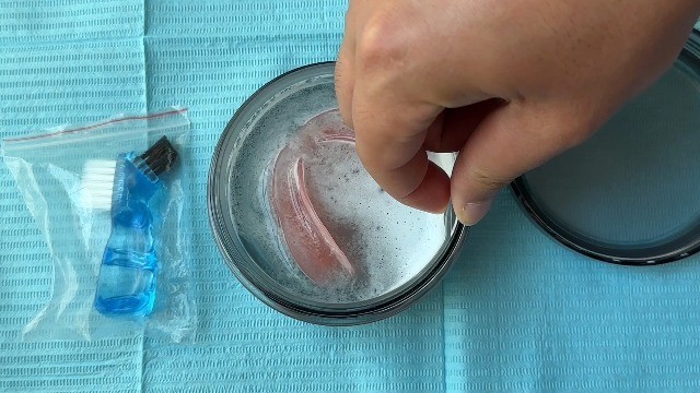 Leakproof Denture Case & Soaking Cup - Waterproof Storage Box for False Teeth, R