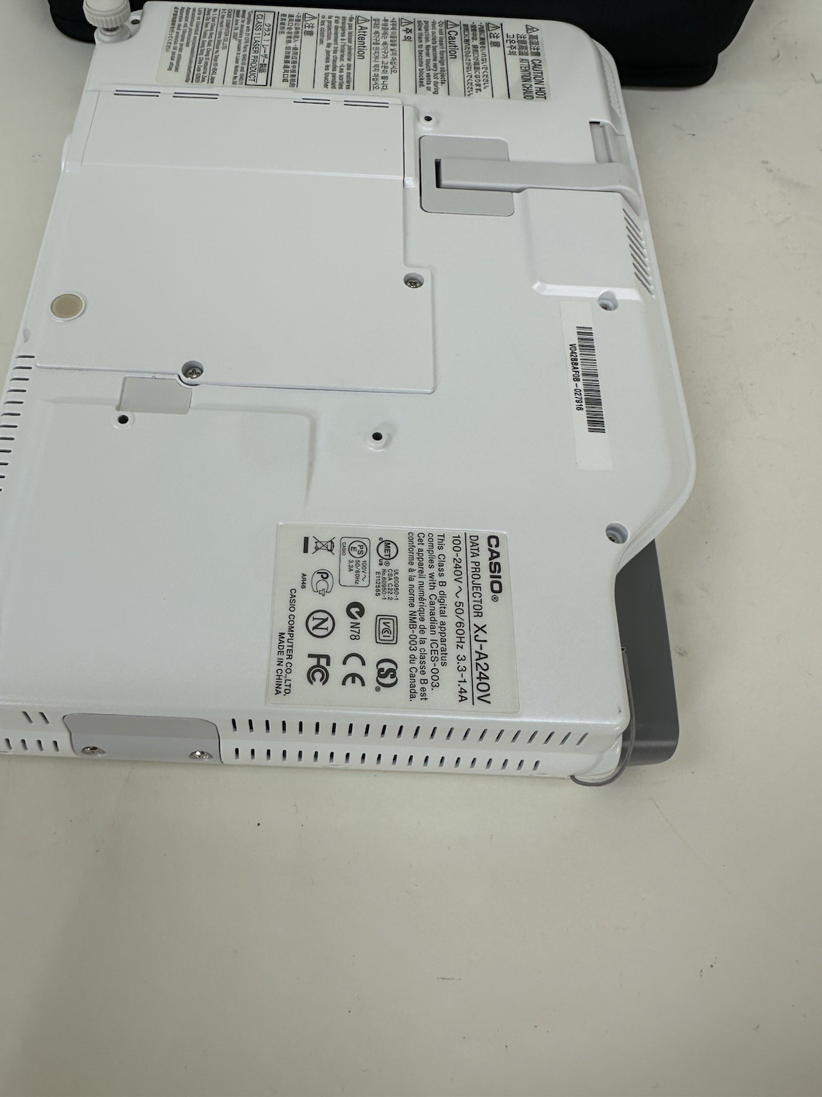 Casio Data Projector XJ-A240V HDMI Computer Connection Remote