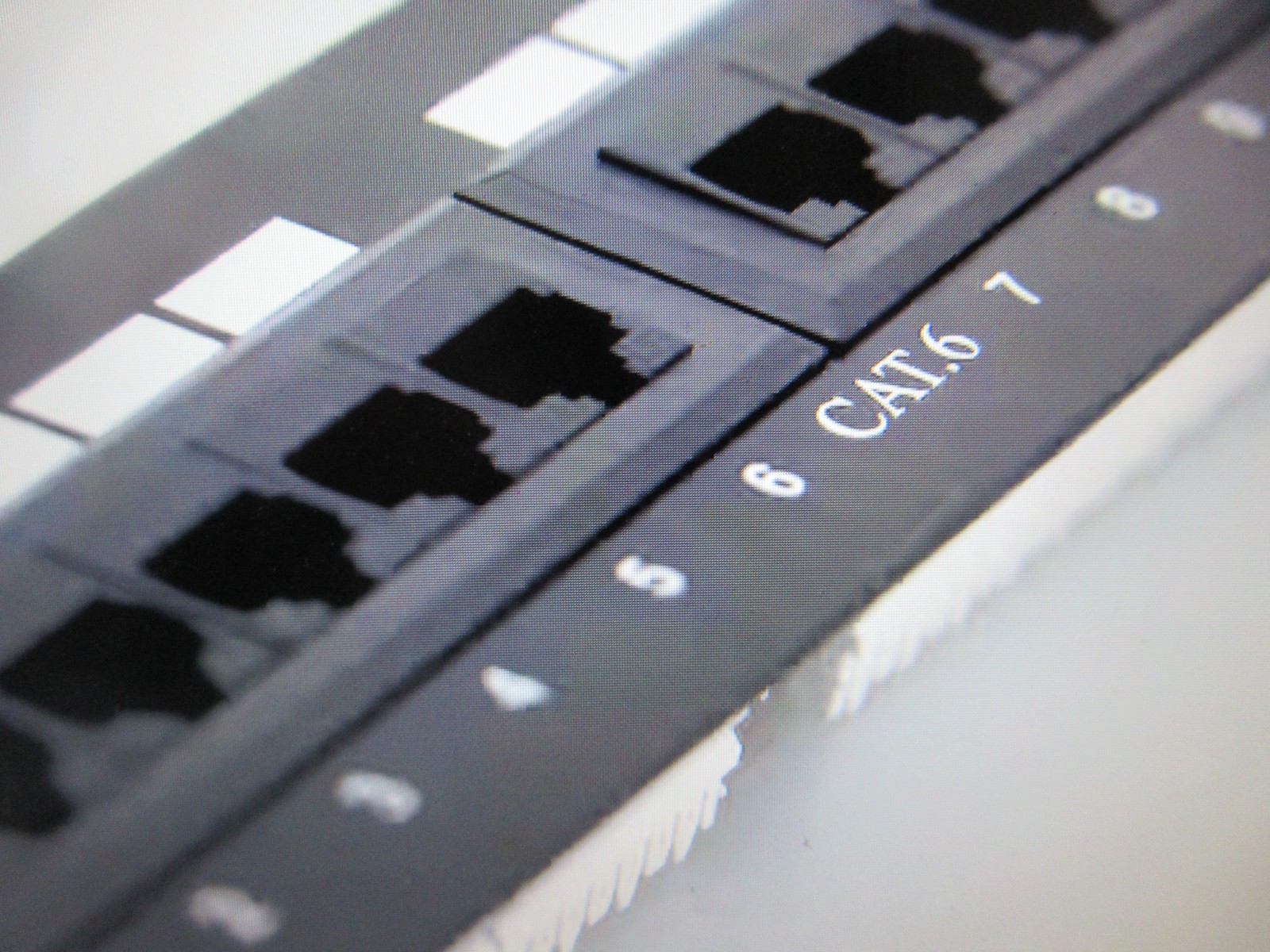 Commercial Electric CE CAT6 Mini Data Patch Panel 12 Port