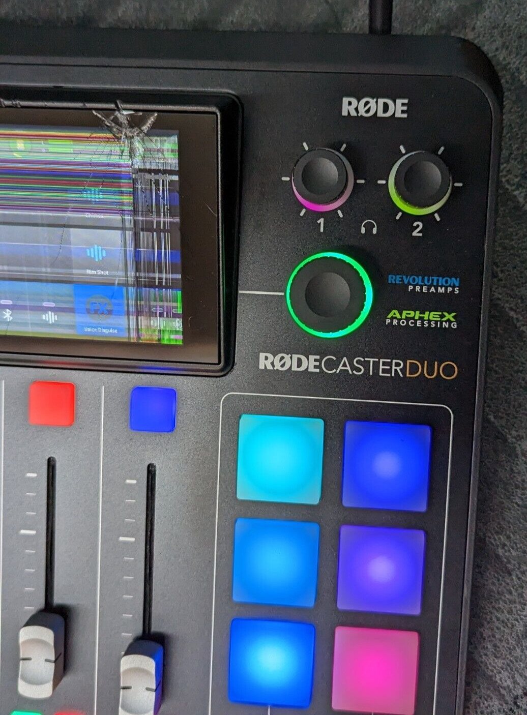 Rode RodeCaster Duo Streaming Mixer Integrated Audio Production Studio