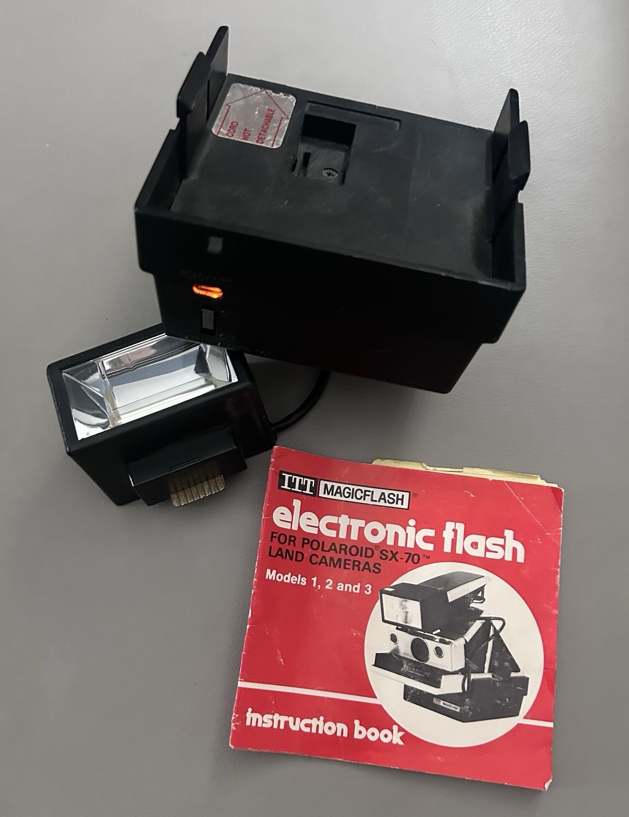 Vintage ITT Magicflash for Polaroid SX-70 Camera - TESTED WORKING w/ Manual
