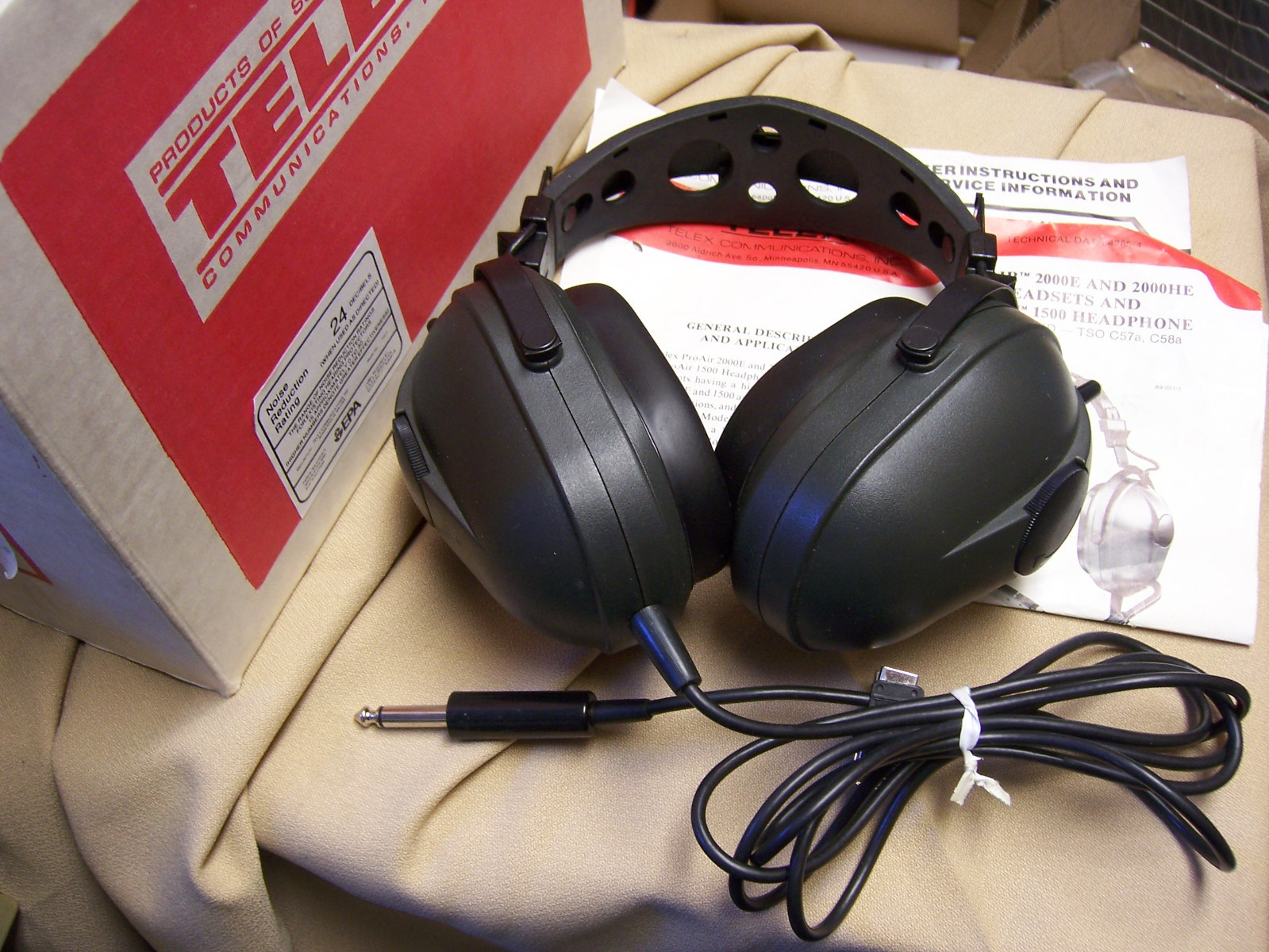 NEW Telex ProAir 1500 Aviation Pilot's Headphones 70470-002 24db Noise Reduction