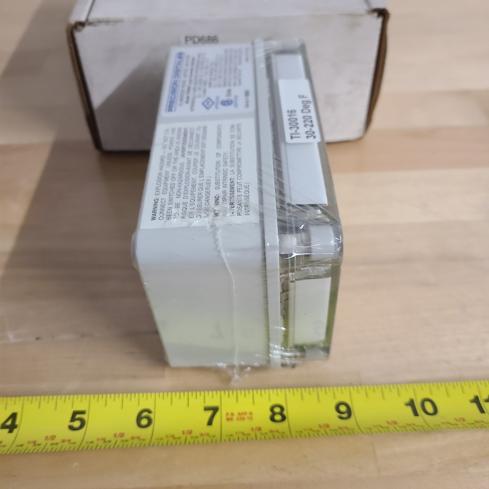 PD686 Loop-Powered NEMA 4X Intrinsically Safe & Nonincendive Digital Meter 30-22