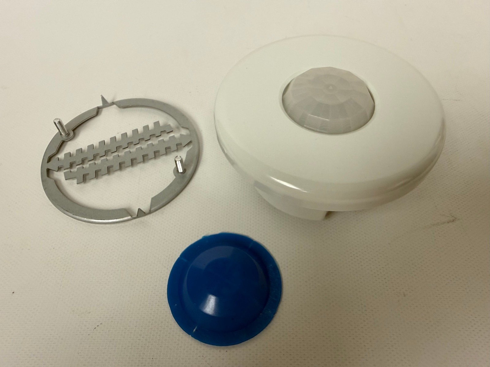 KELE LX-24 PIR CEILING MOUNT SENSOR 24 VAC NEW OPEN BOX
