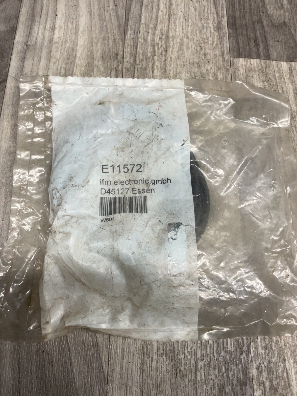 Ifm  E11572 Electrical Sensor D45127 Essen #4032I18