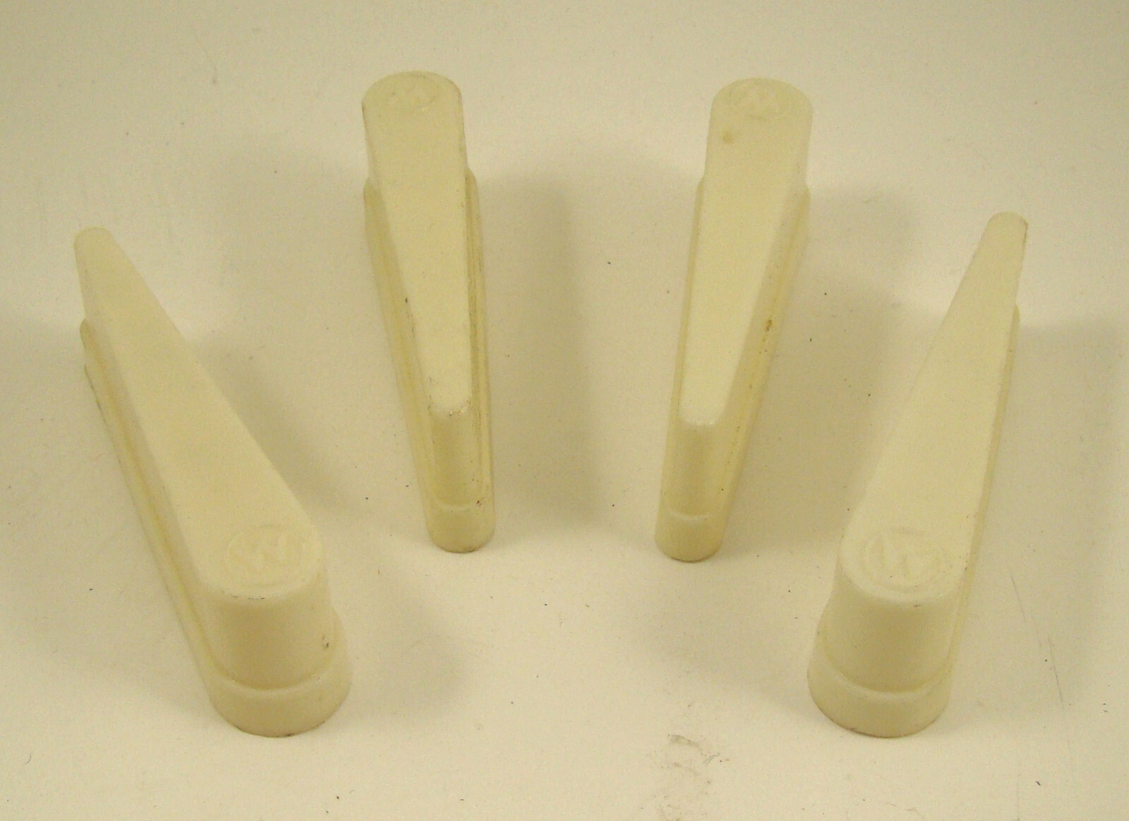 (4) Flipper bat - 3 in Williams logo white EM SS Pinball Parts off white - NOS