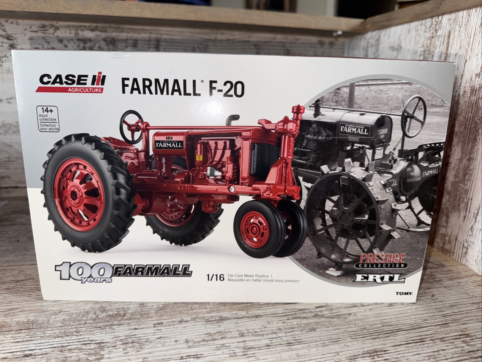 1/16 Scale Farmall F-20 Tractor Narrow Front Red  Farmall 100th Anniversary Ertl