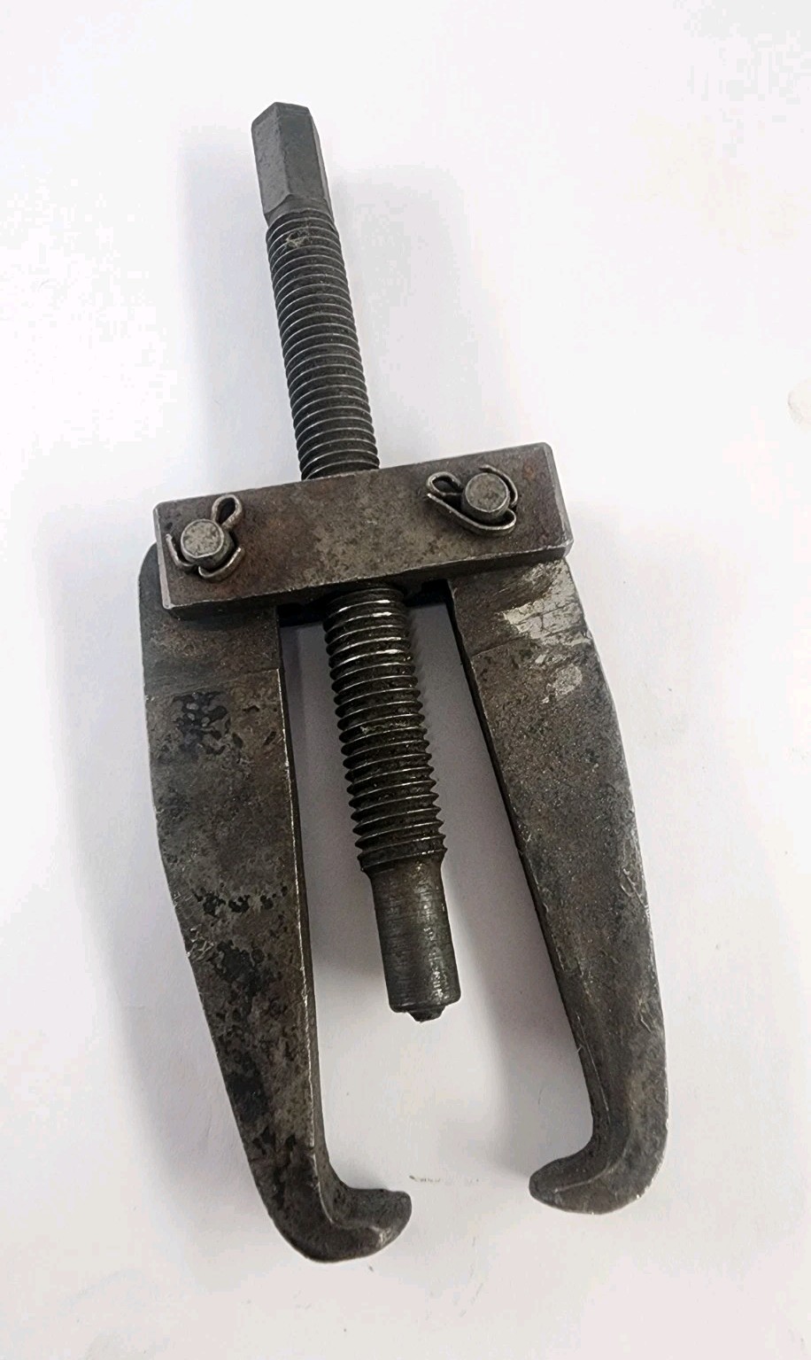 (2) Vintage Medium Size 2-Jaw Gear Pullers - Plomb 4061 4022 & Unknown