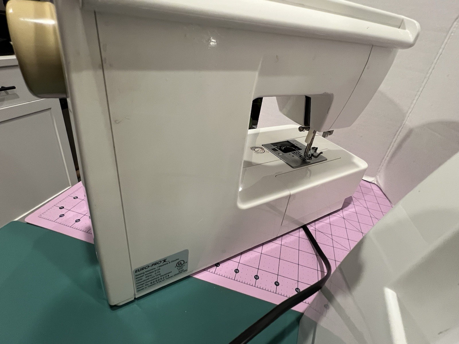 Euro Pro X Sewing Machine 9125 Computerized Embroidery Machines + Case & Extras