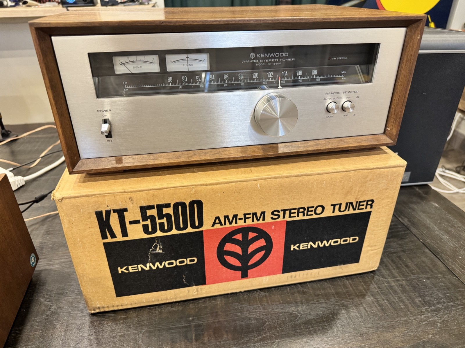 Kenwood Model KT-5500 Tuner w/ CB-3 Wood Case and Original Box - See Video!