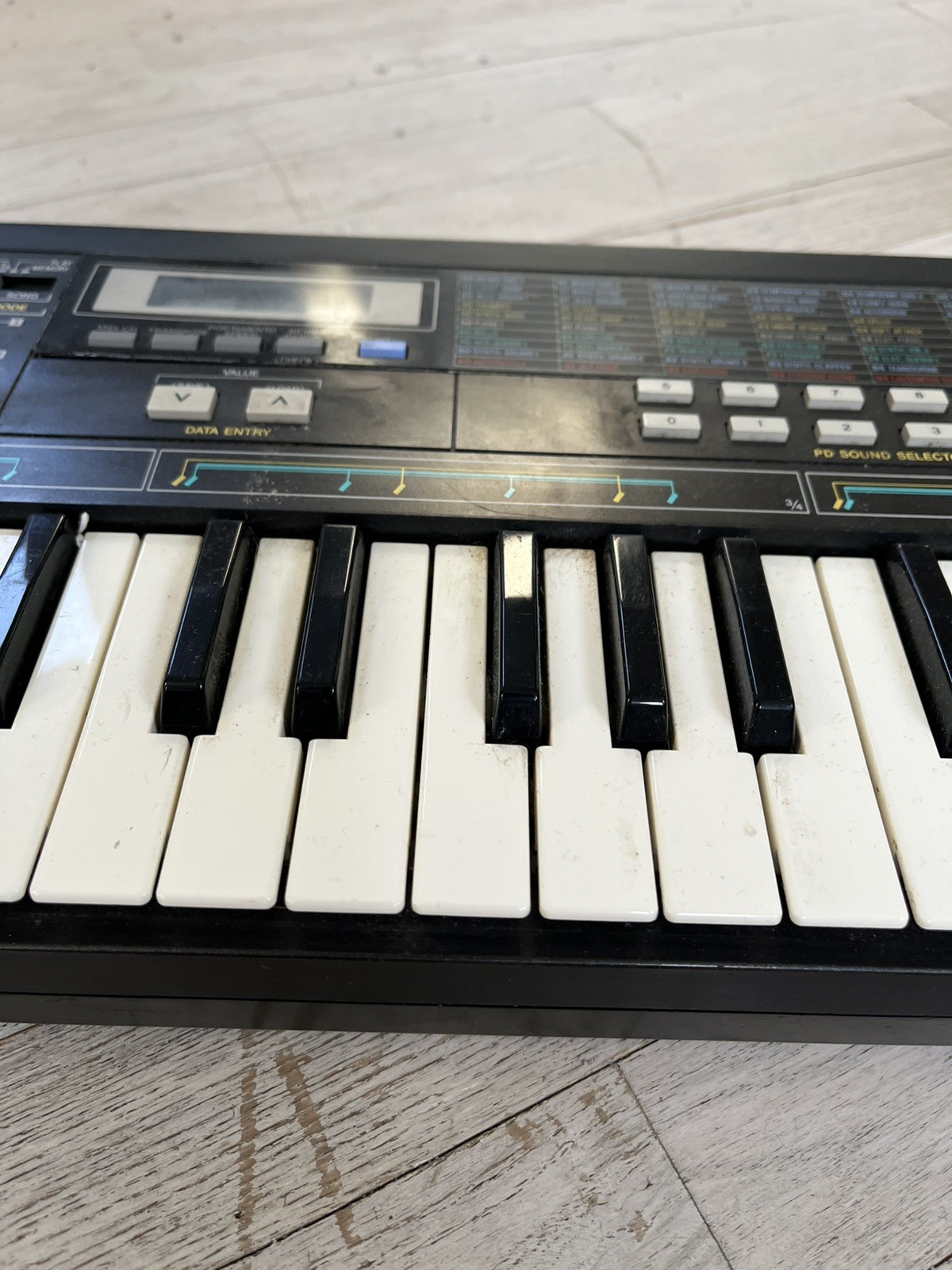 Casio CZ-230S Phase Distortion Synthesizer Keyboard READ