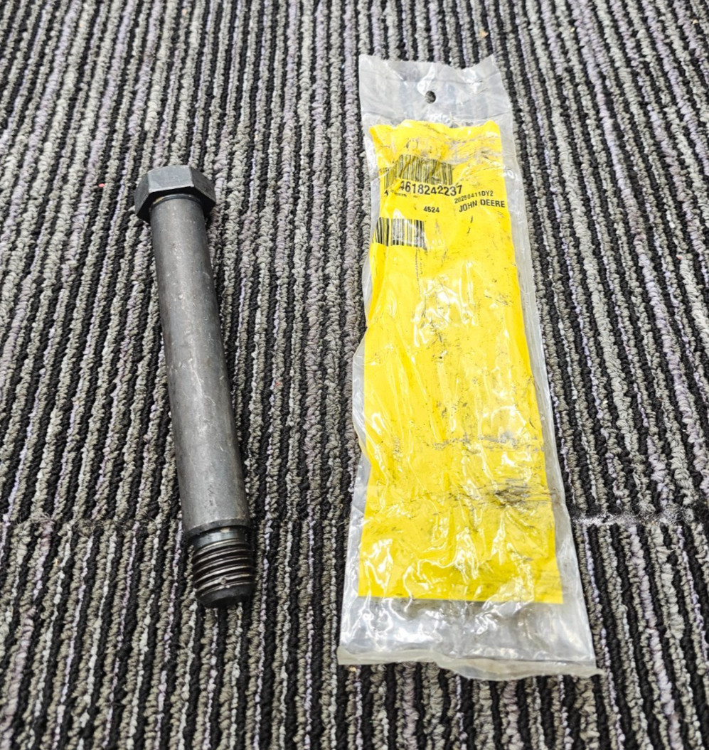 John Deere 4618242237 Screw 6.7 in Length 1.3 in Height Black Heavy Duty
