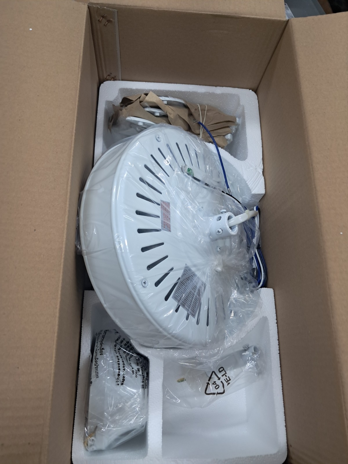 Ceiling Fan 52” + Lighting Kit RP MODEL 1052 White