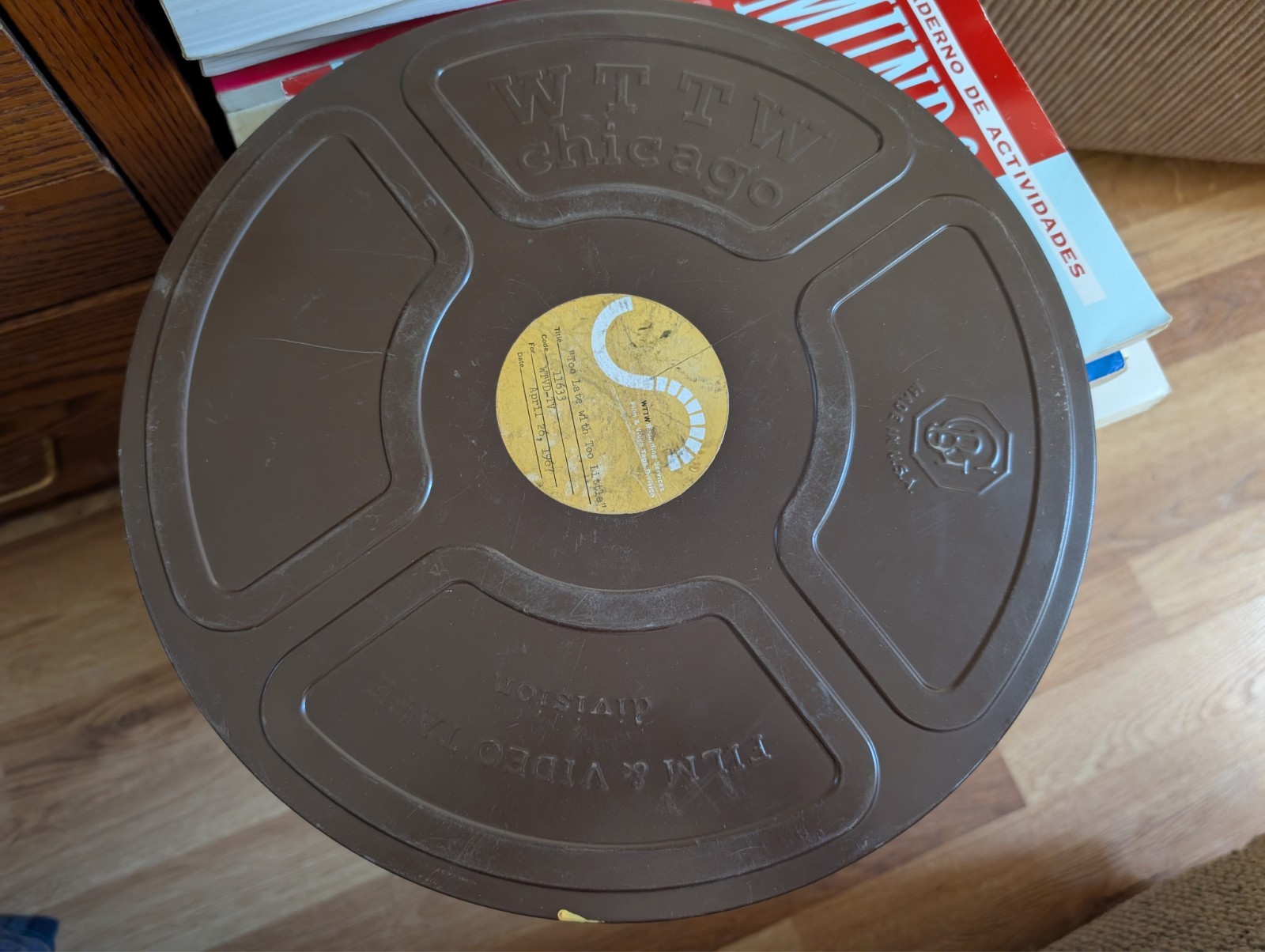 WTTW Chicago 16mm Brown Metal Film 12 1/2 Canister