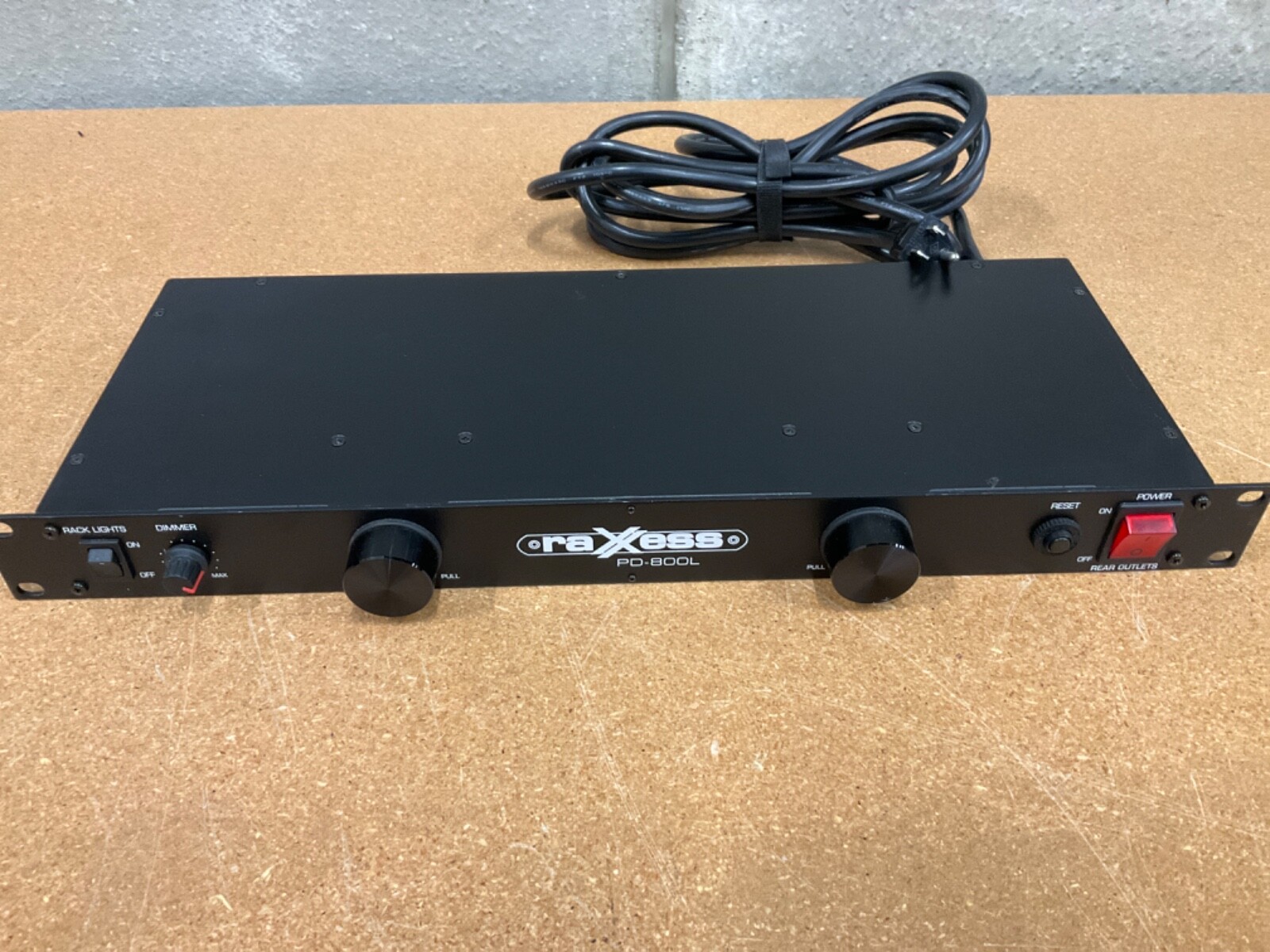 Raxxess PD-800L Surge Arrester Power Distributor