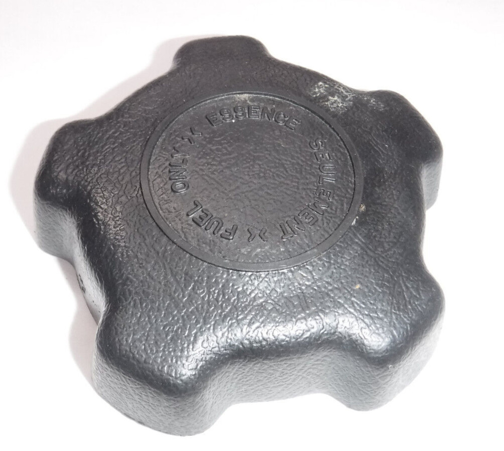 OEM 2007 07 SKIDOO EXPEDITION TUV V800 FUEL GAS CAP 513033025 580259400 M66-7