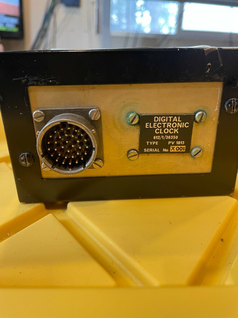 (1) DIGITAL CLOCK 612-1-36350 (1) CONTROL UNIT 612-1-36256