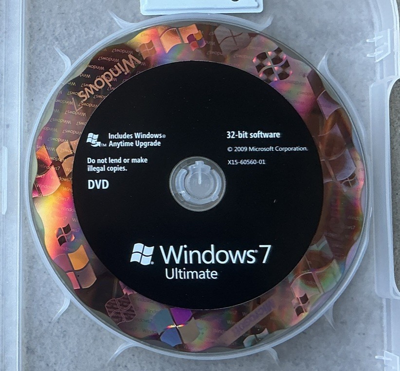 Microsoft Windows 7 Ultimate 32 / 64bit Kit DVD Media + Key Retail Box