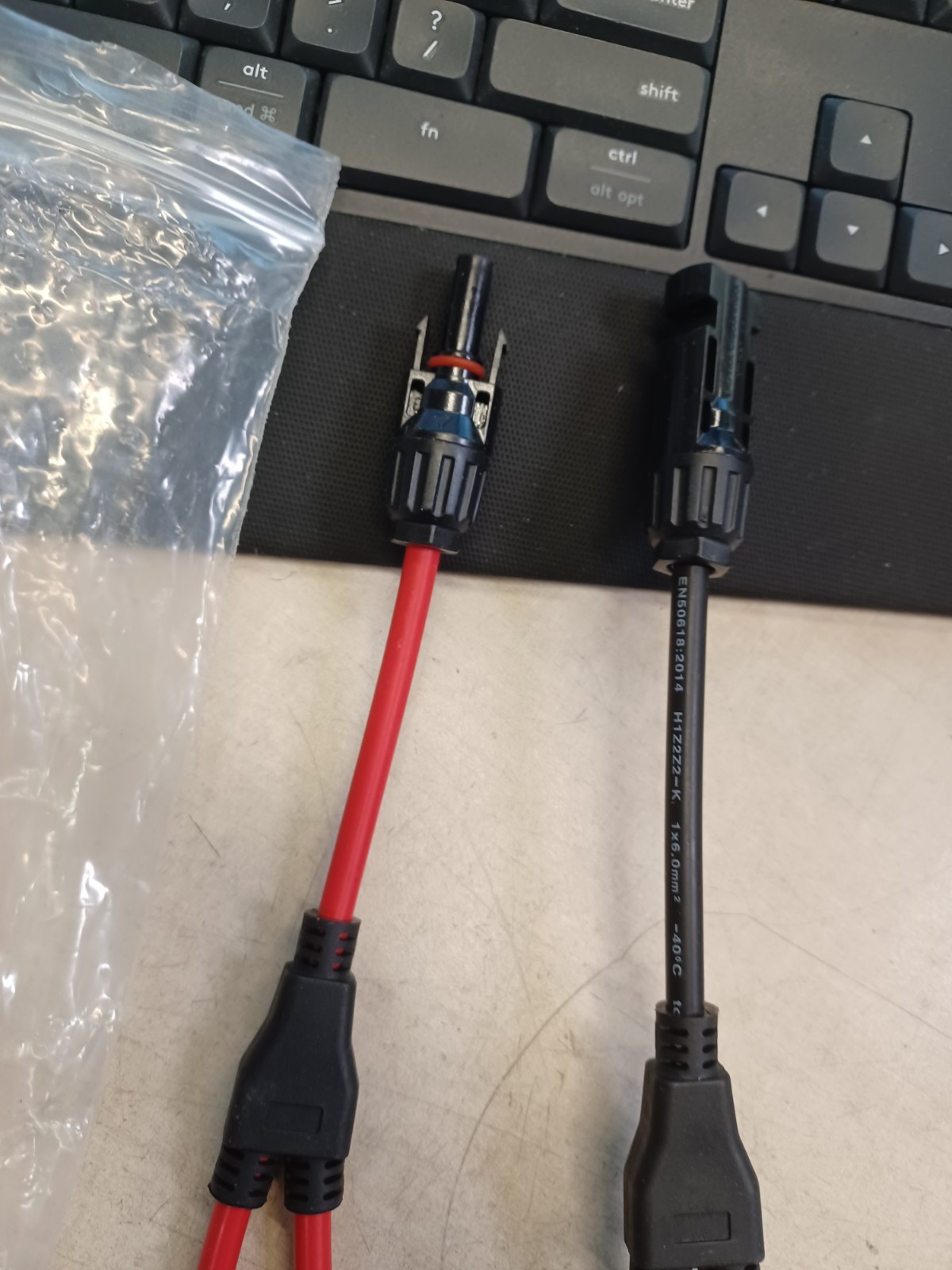 Solar Panel Y Branch Cable Connection Waterproof Adapter Connector Extension +/-