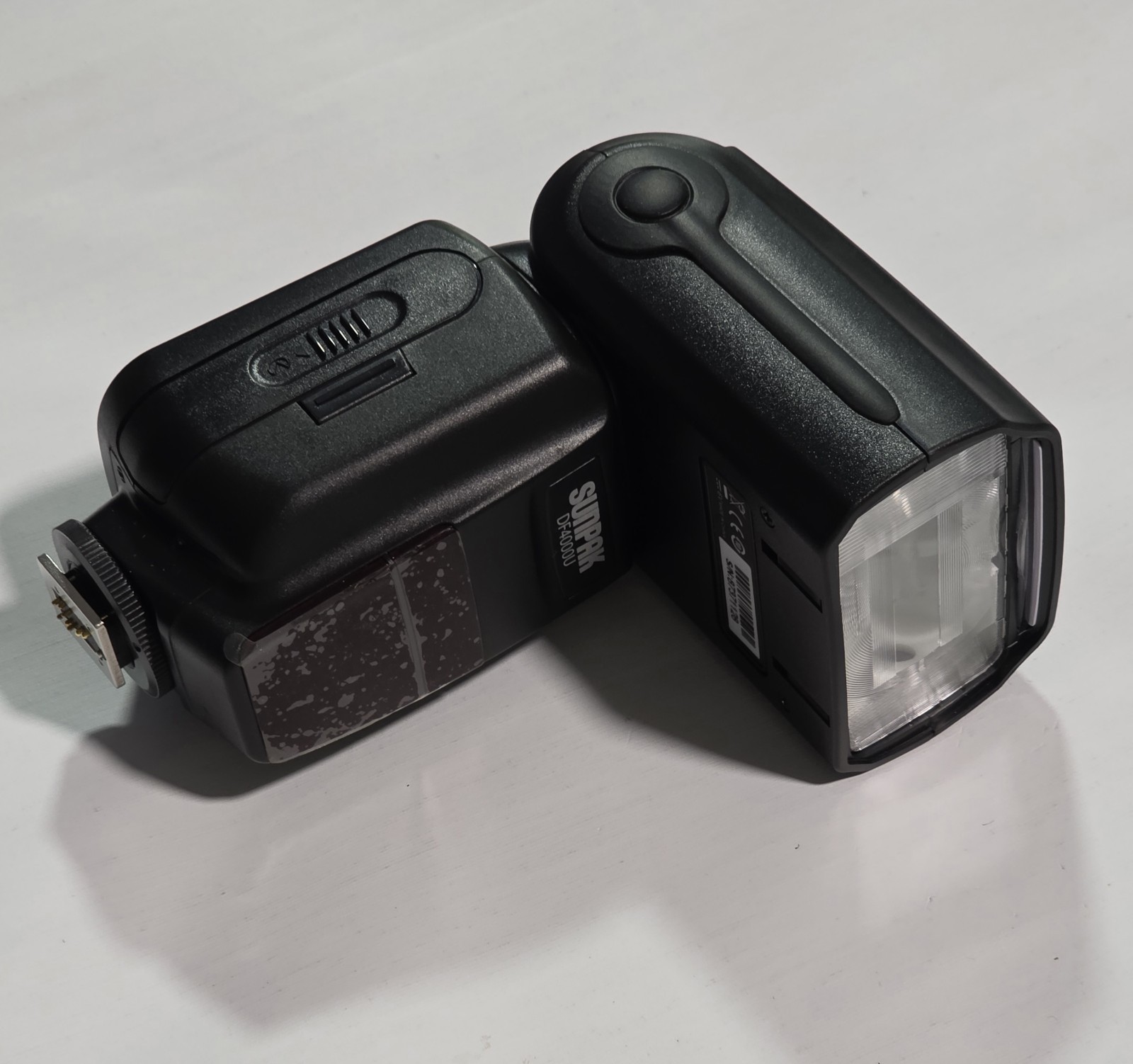 Sunpak DF4000U External Flash Unit for DSLR Cameras Black With Case Open Box