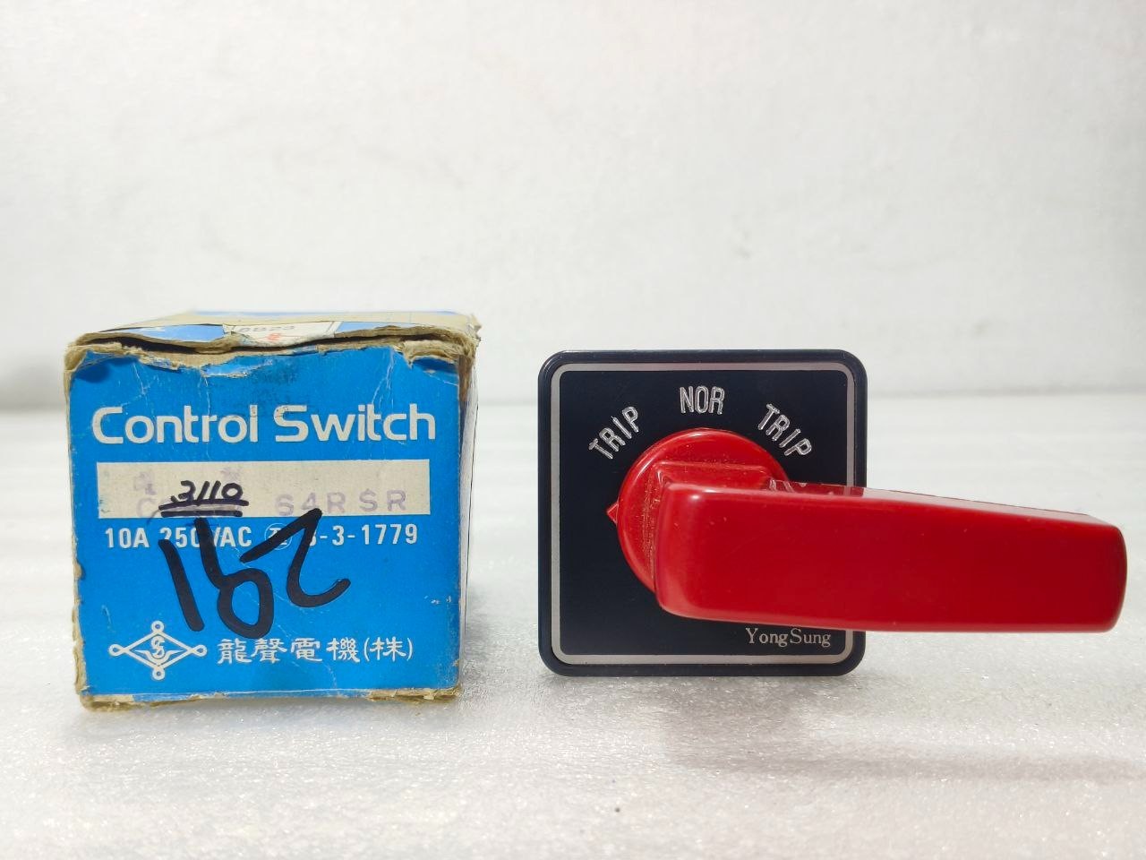 NEW 🆕 YONGSUNG 3-3-1779 CONTROL SWITCH TRIP-NOR-TRIP 10A 250V MAX 600V