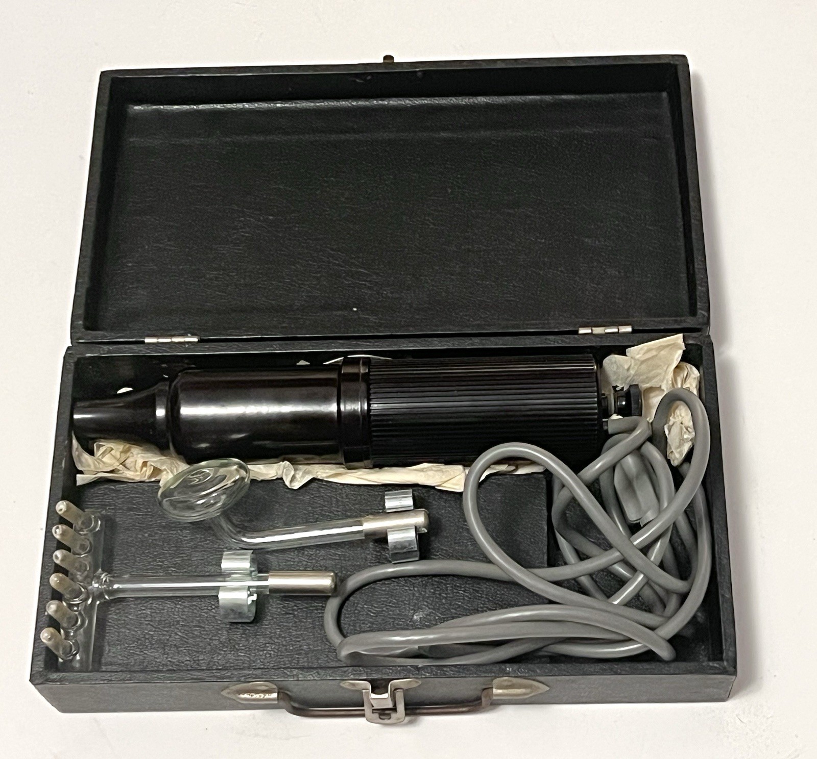 Vintage Violet Ray Machine W/ 2 Wand Attachments & Case Working Light Therapy