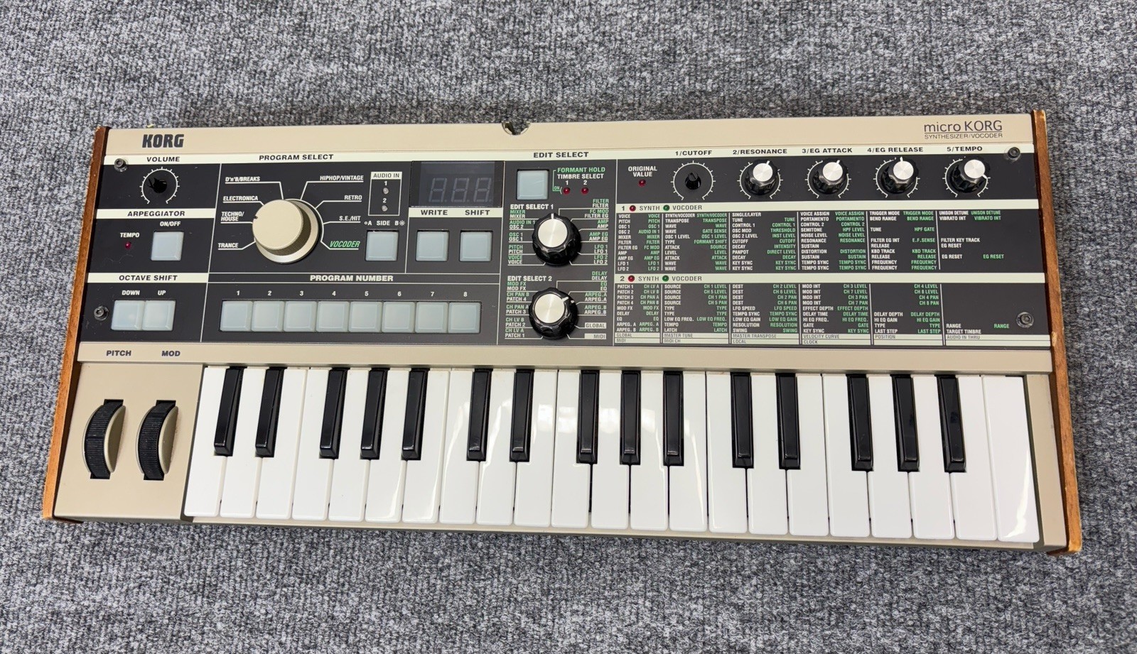 Korg Micro - KORG Compact Analog Synthesizer and Vocoder