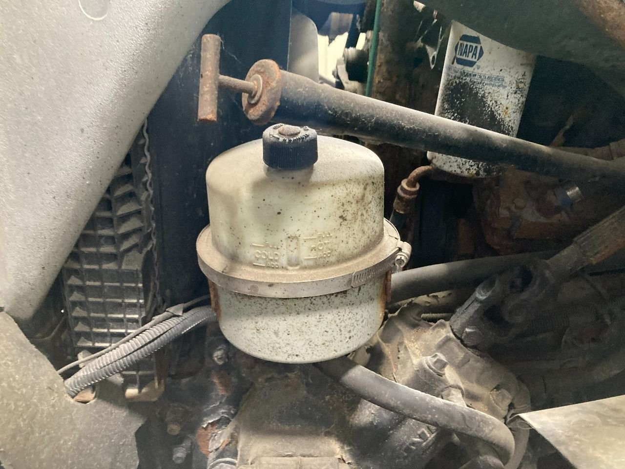 Sterling L7501 Left/Driver Power Steering Reservoir - Used