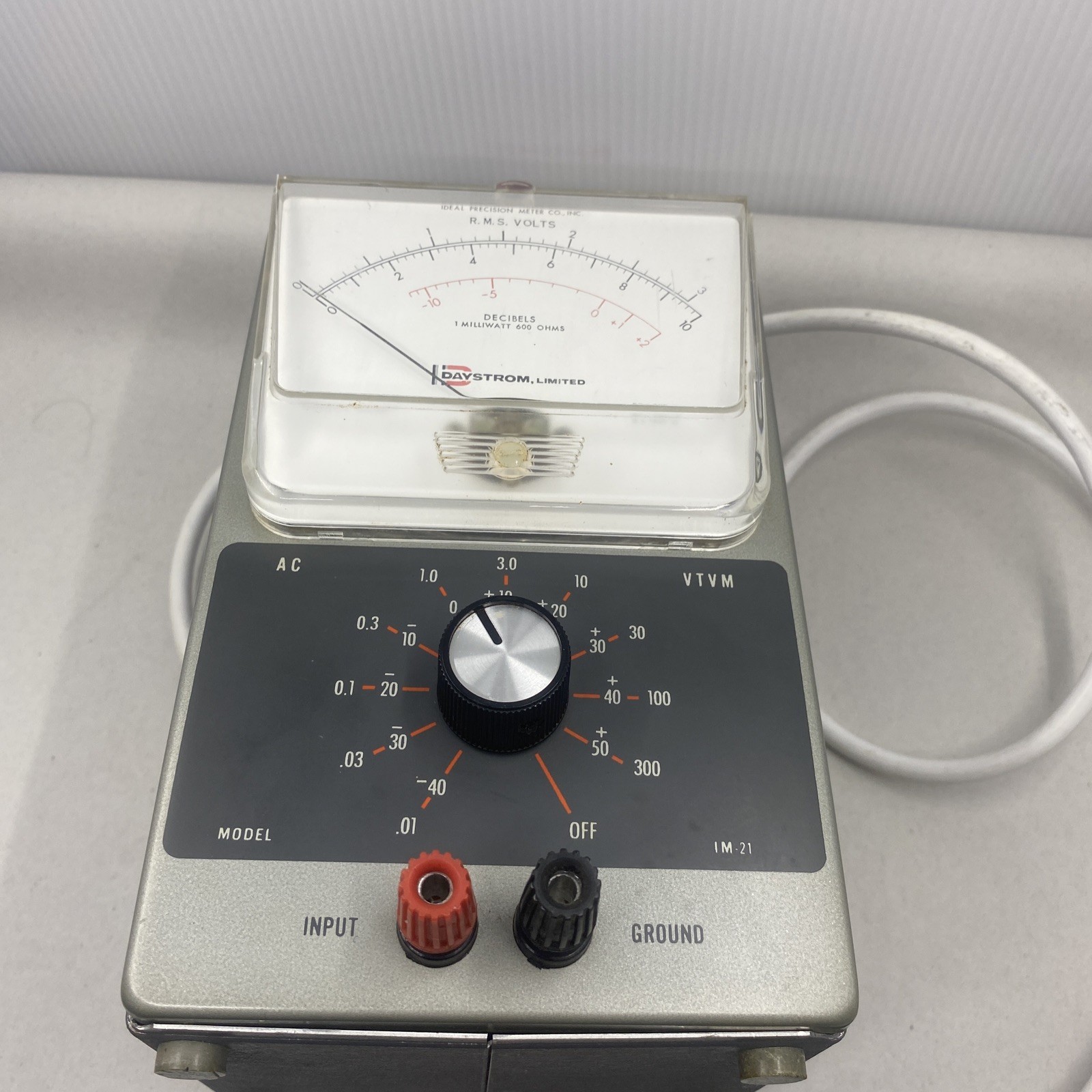 Vintage Heathkit IM-21 Vacuum Tube Voltmeter (VTVM) AC RMS Tester Analog