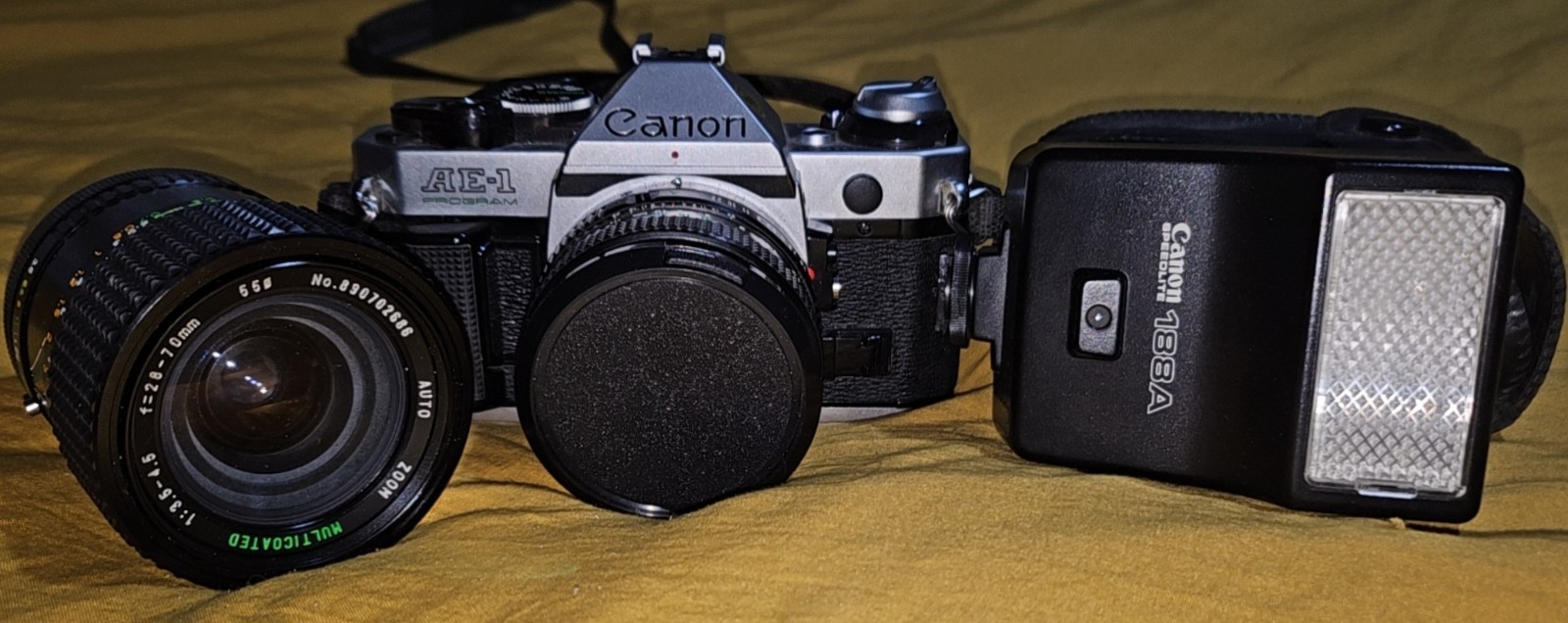 Canon AE-1 35mm Film Camera – Complete Vintage Photography Kit