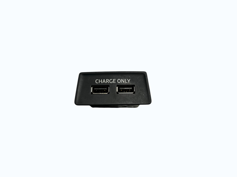 Interior charging port 36254320025 USB charge MAN Trucks TGX II 2021