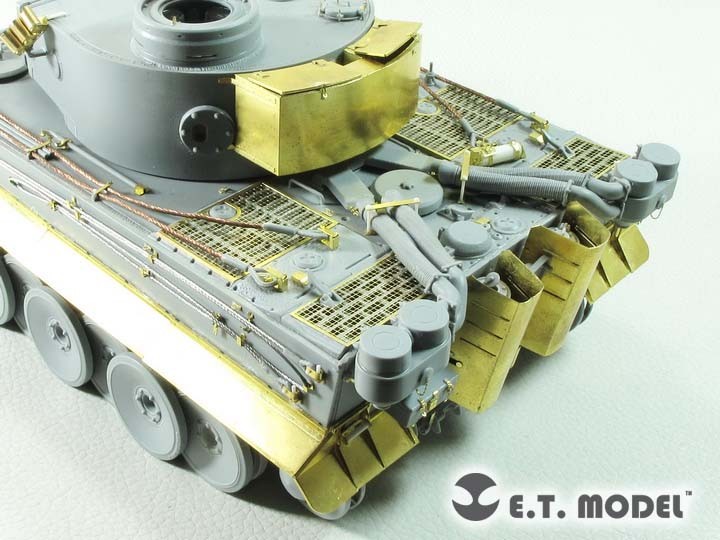 ET Model 1/35 E35-249 WWII German TIGER I “Tunisian Initial” Basic part E35249