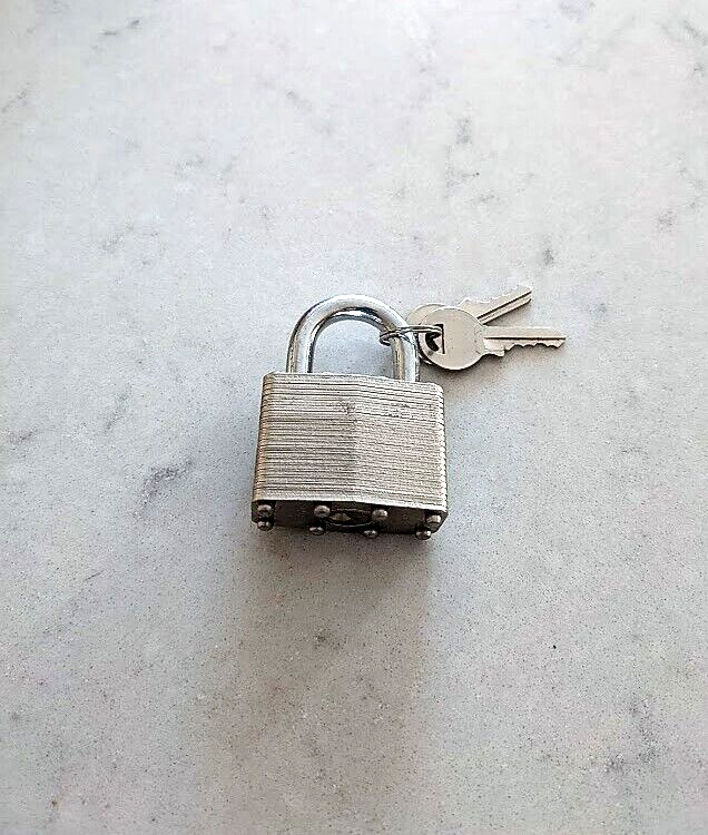 Padlock Keyed Different Standard Shackle Type 49JT91