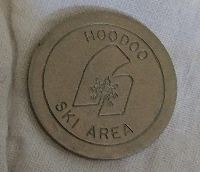 RARE! Vintage VTG Hoodoo Ski Area METAL COIN TOKEN Mountain Resort OR Oregon HTF