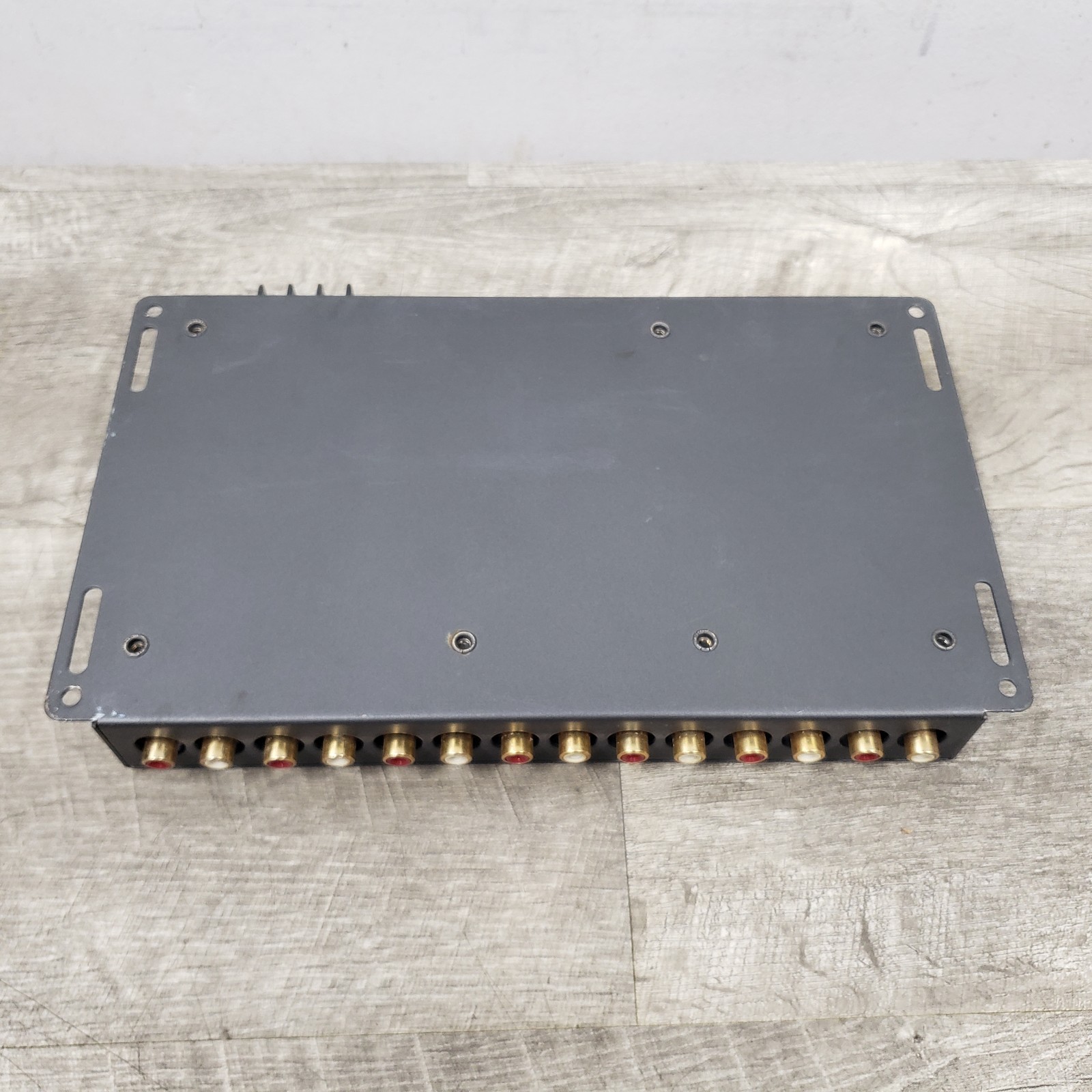 *SEE VIDEO* -Powers Up- AudioControl 4XS Programmable Electronic Crossover