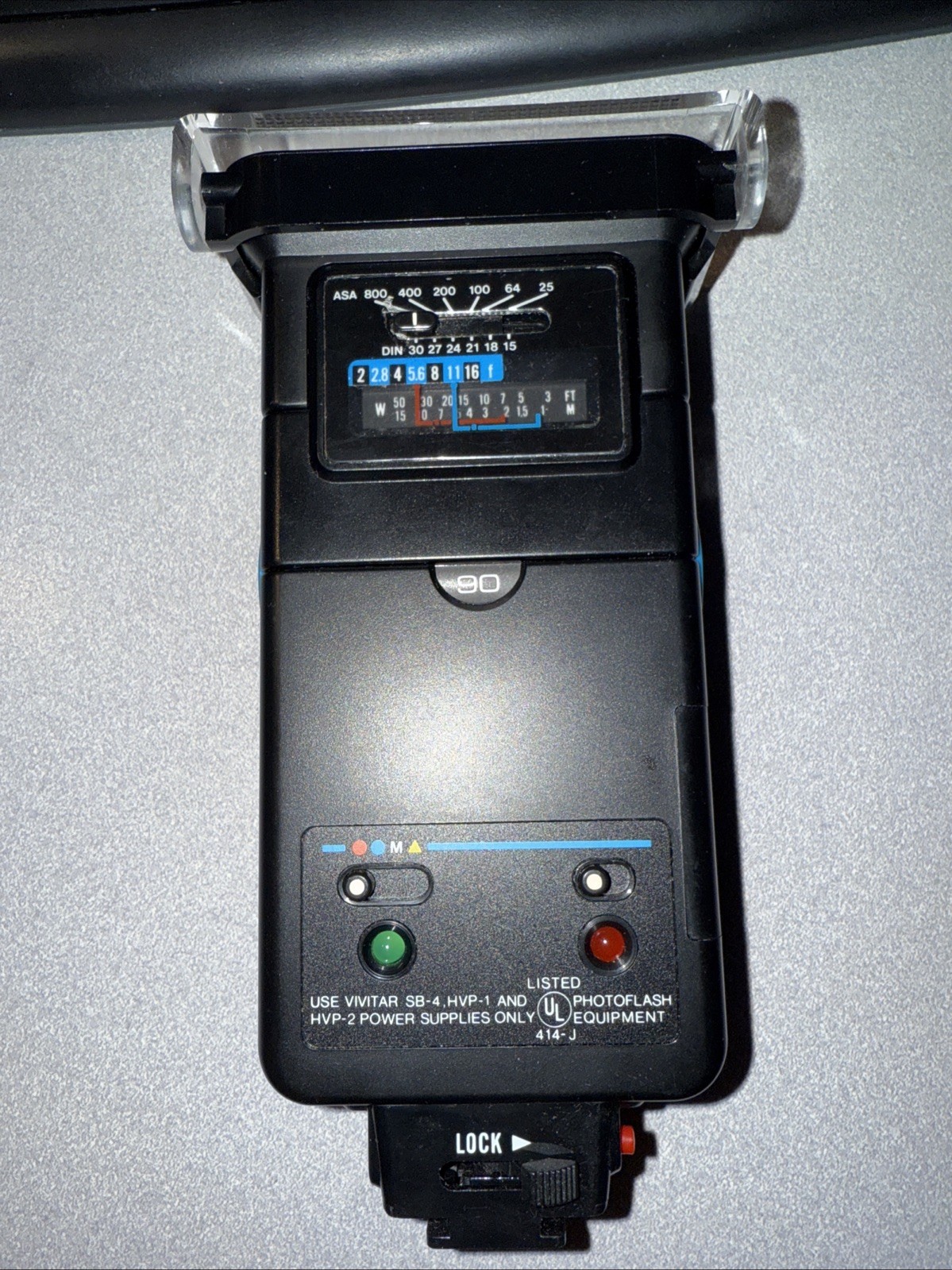 Vivitar Zoom Thyristor 2500 Universal Mount With removable diffuser FREE SHIP