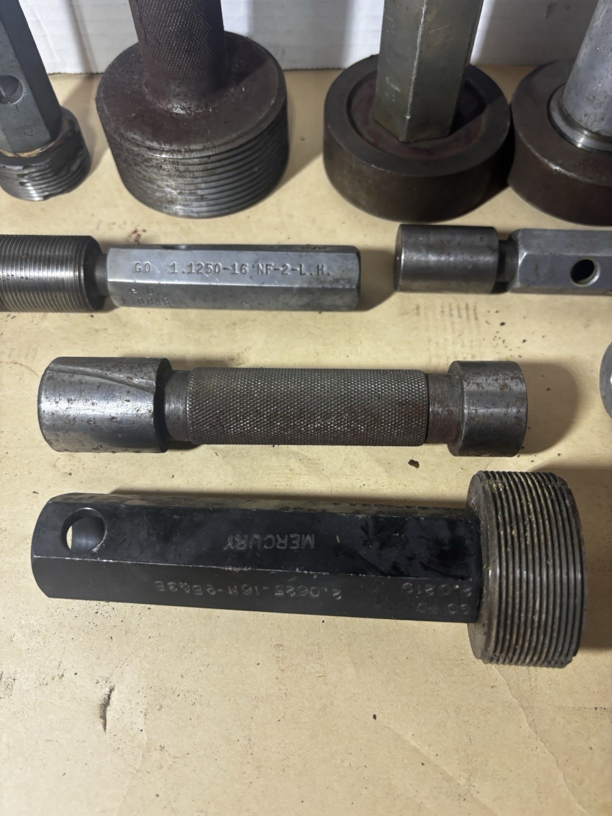 Thread gauge & Plug gauge lot large